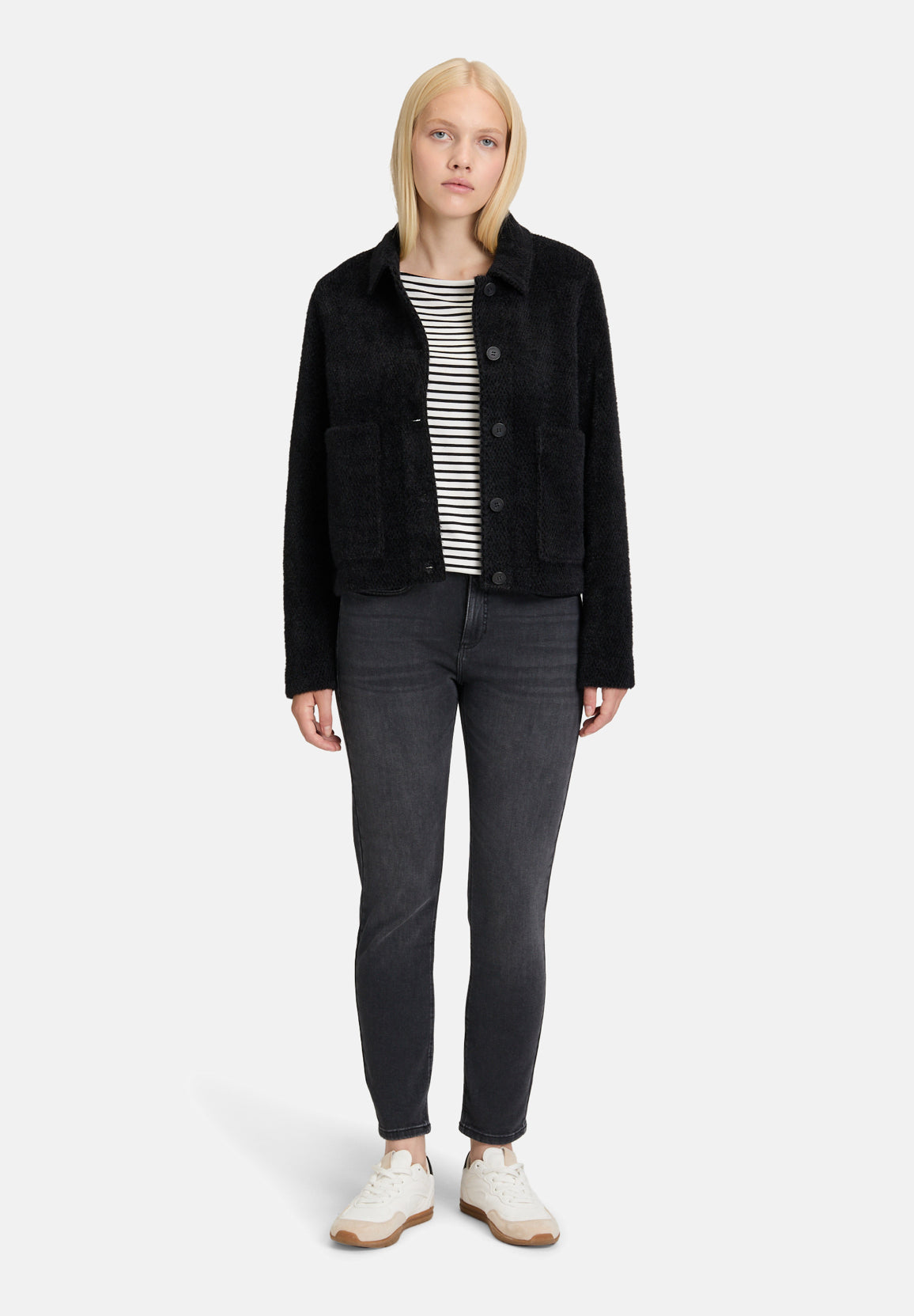 Betty Barclay_Black_Casual Jacket with Collar_4312-3267_9045_02