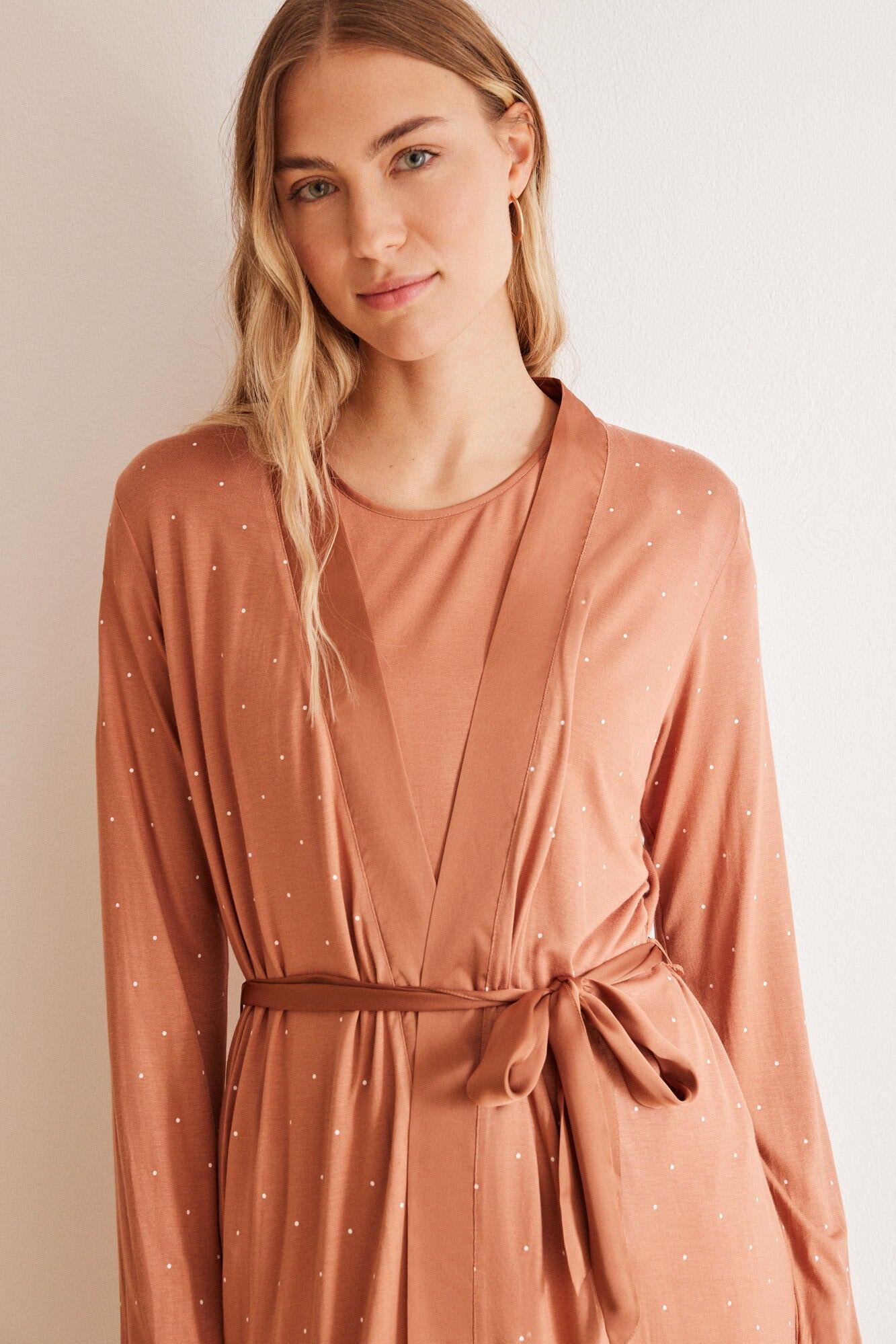 Knee-Length Robe_4357437_31_03