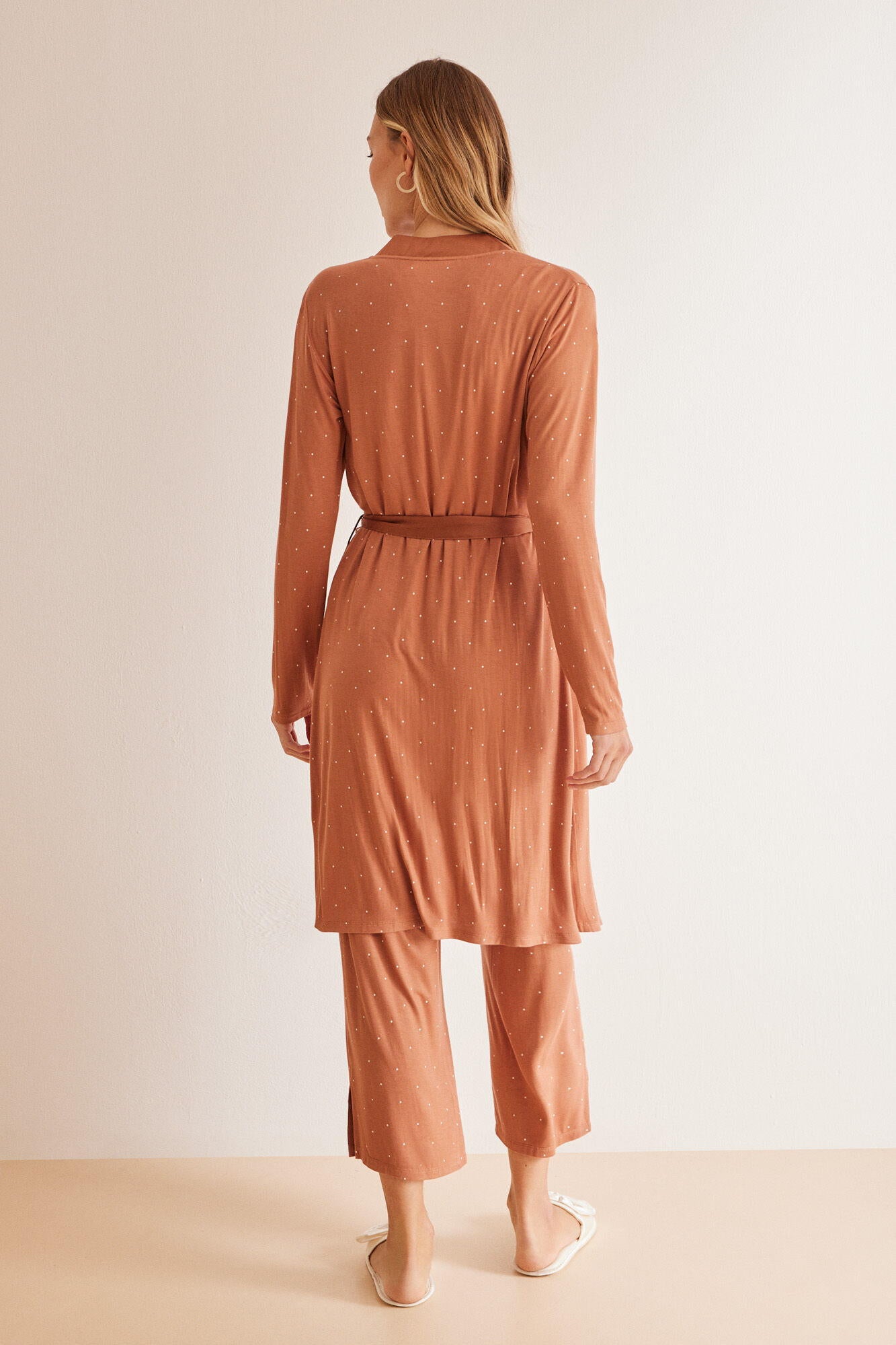 Knee-Length Robe_4357437_31_07