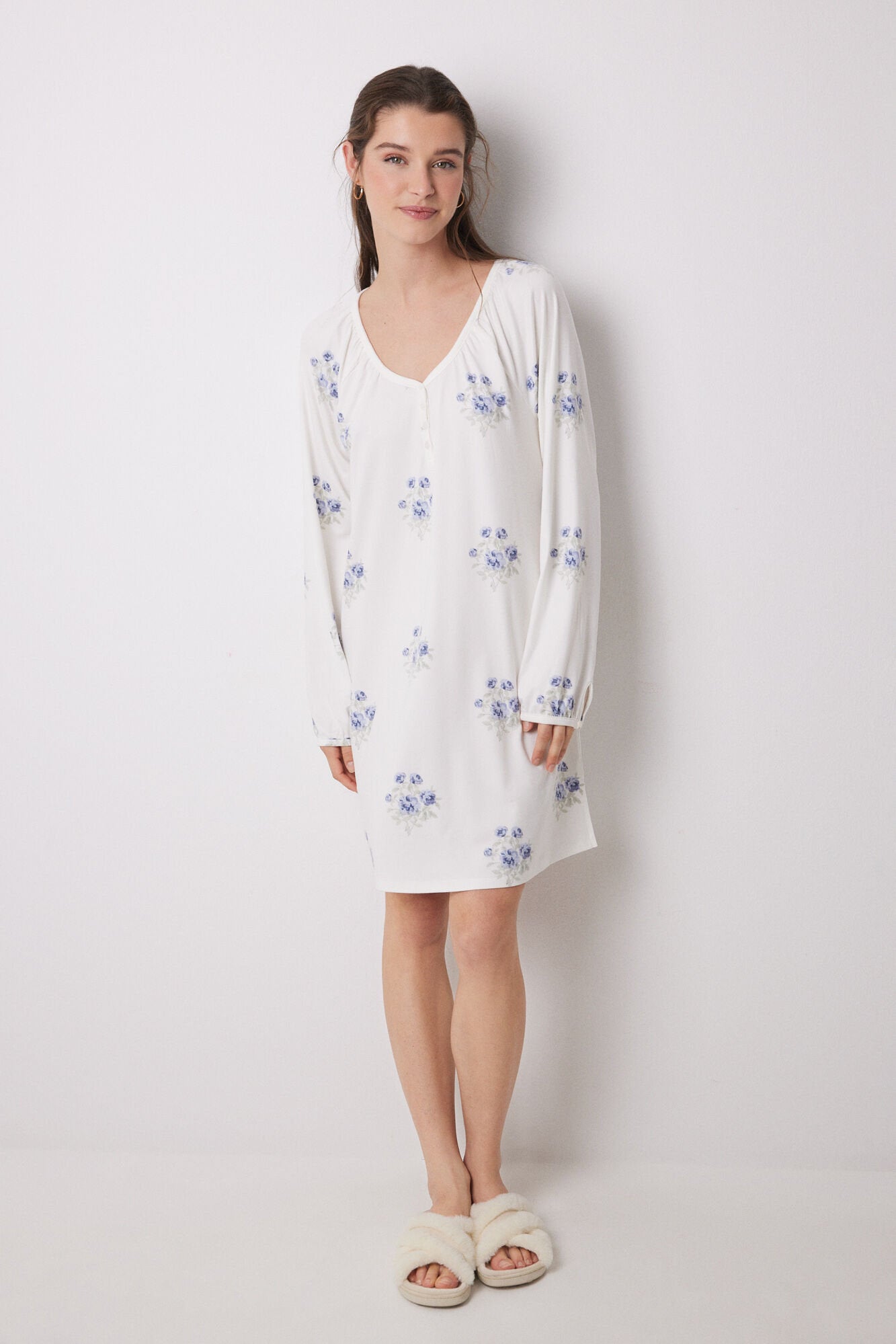 Women Secret_Long Nightgown in Soft White Jersey-Knit Fabric_4369315_19_02