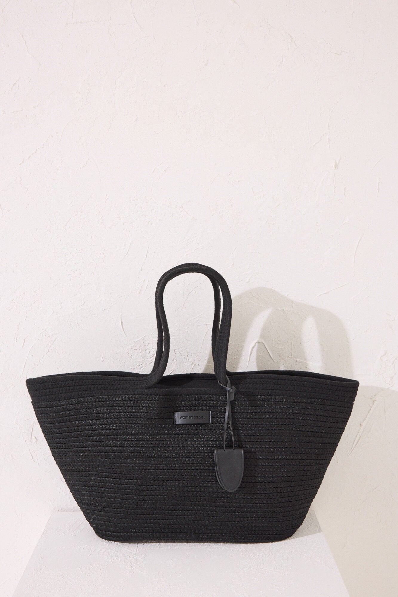Women Secret_Black Raffia Basket Bag Bag_4389640_01_01