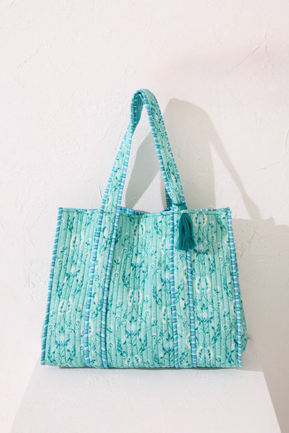 Women Secret_Quilted Bag with Floral and Striped Print_4389646_19_01