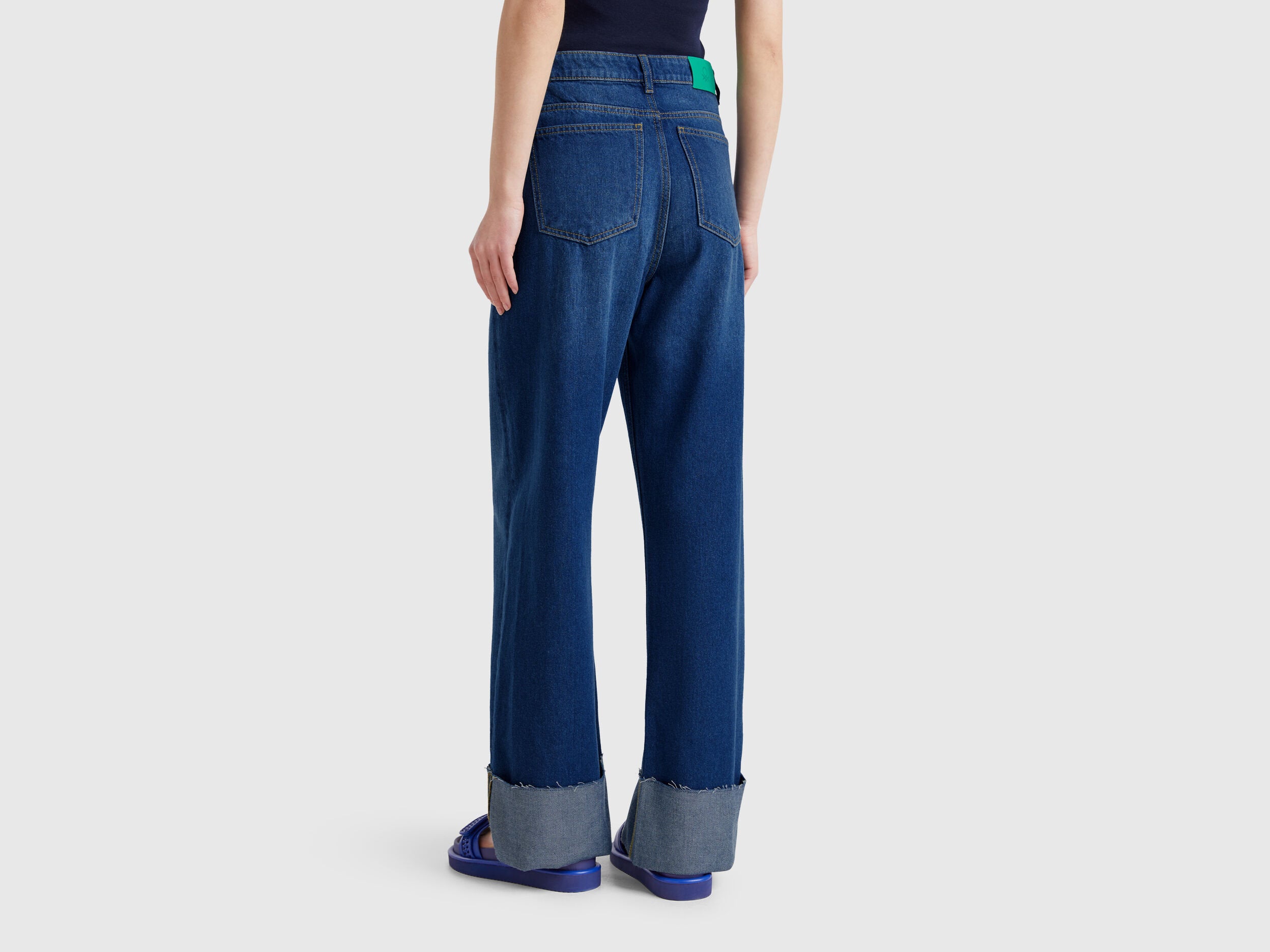 Benetton_Wide Fit Jeans with Cuff_43C8DE02D_901_03