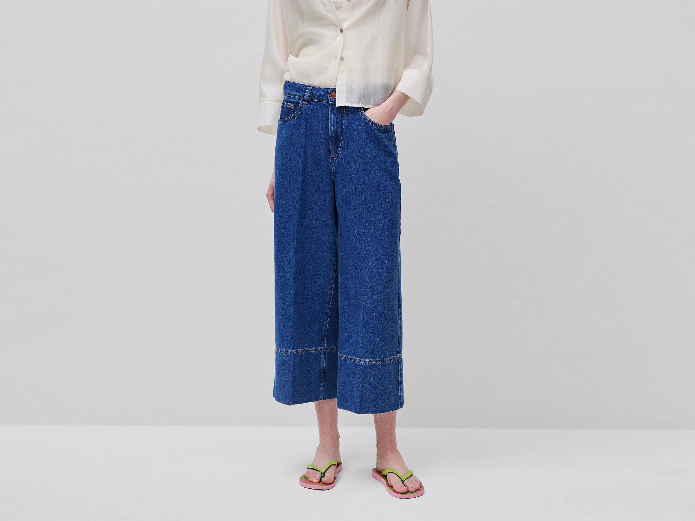 Benetton Blue Women Wide-Fit Denim Trousers SKU: 43C8DE02S_901 Image 02