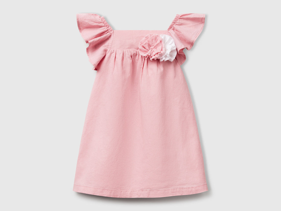 Benetton_Sleeveless Dress with Flower Applique_43WBGV026_09J_01