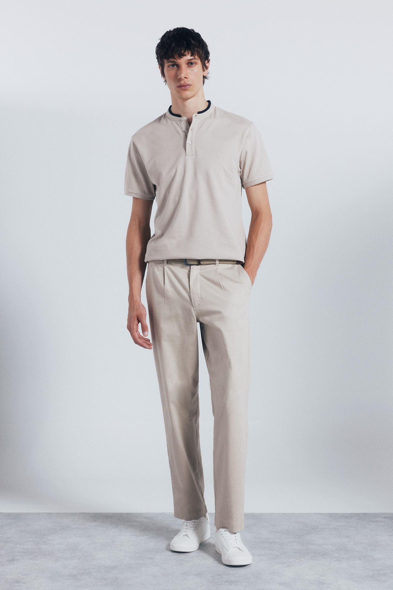 Springfield_Beige_Slim Fit Mandarin Collar PiquŽ Polo Shirt_4402324_38_05