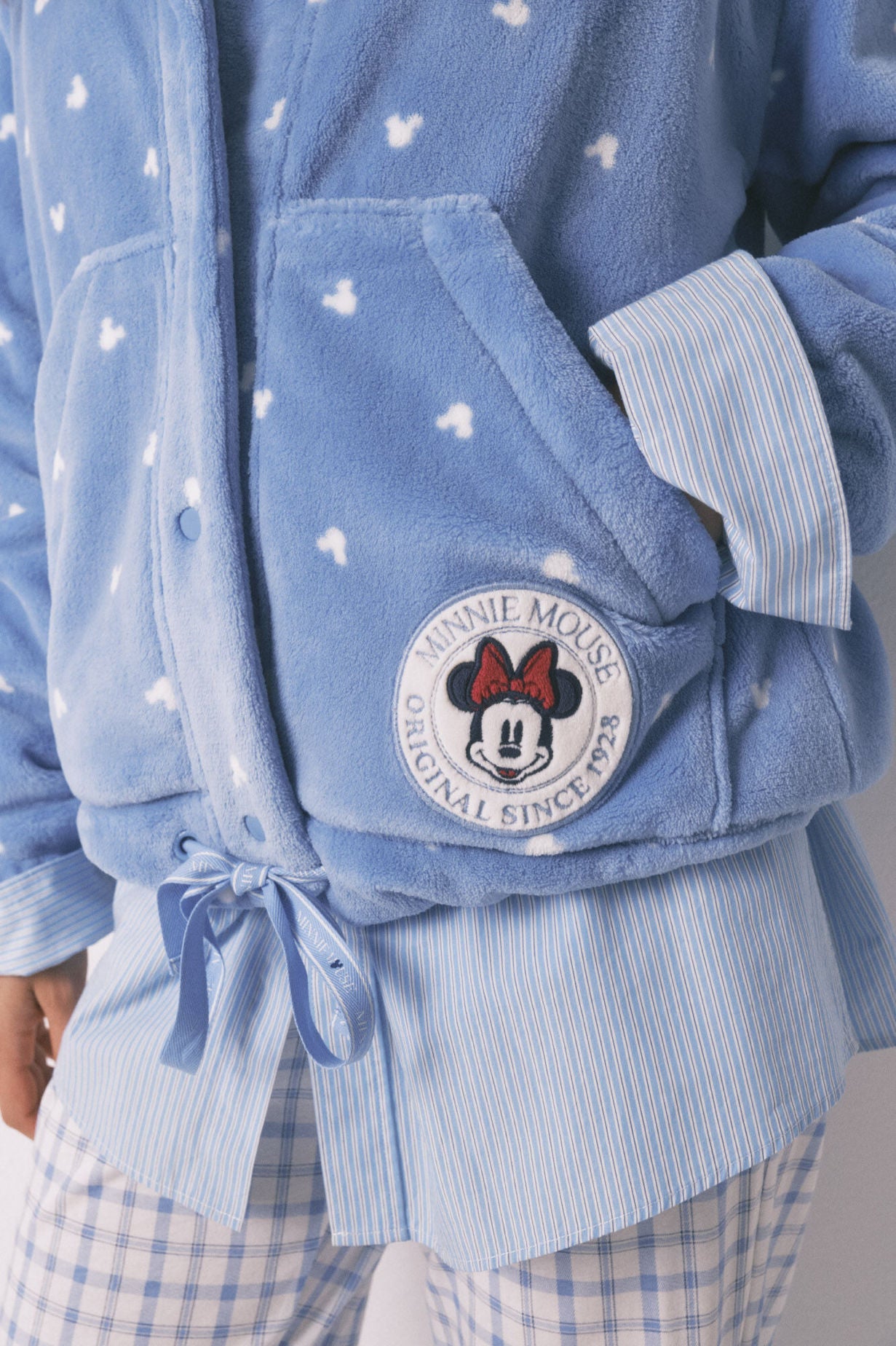 Women Secret_Blue Print_Mickey Mouse Short Fleece Robe with Blue Print_4412196_19_02