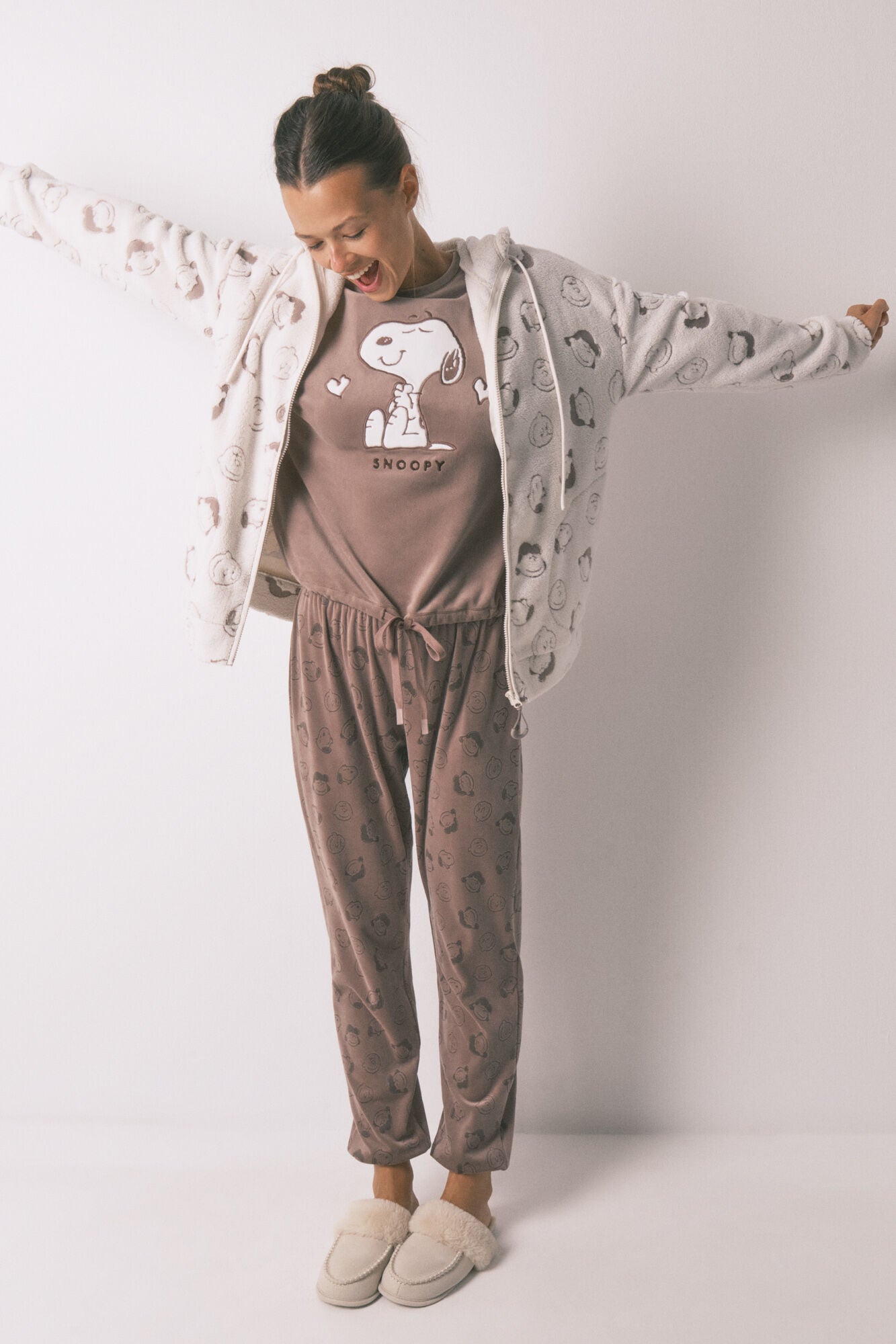 Women Secret_Ivory_Snoopy White Faux Shearling Short Robe_4412197_96_01