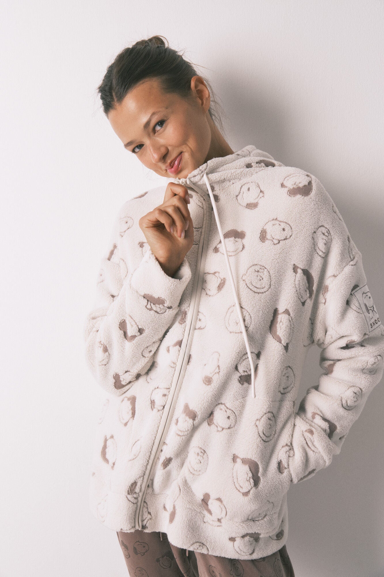 Women Secret_Ivory_Snoopy White Faux Shearling Short Robe_4412197_96_02