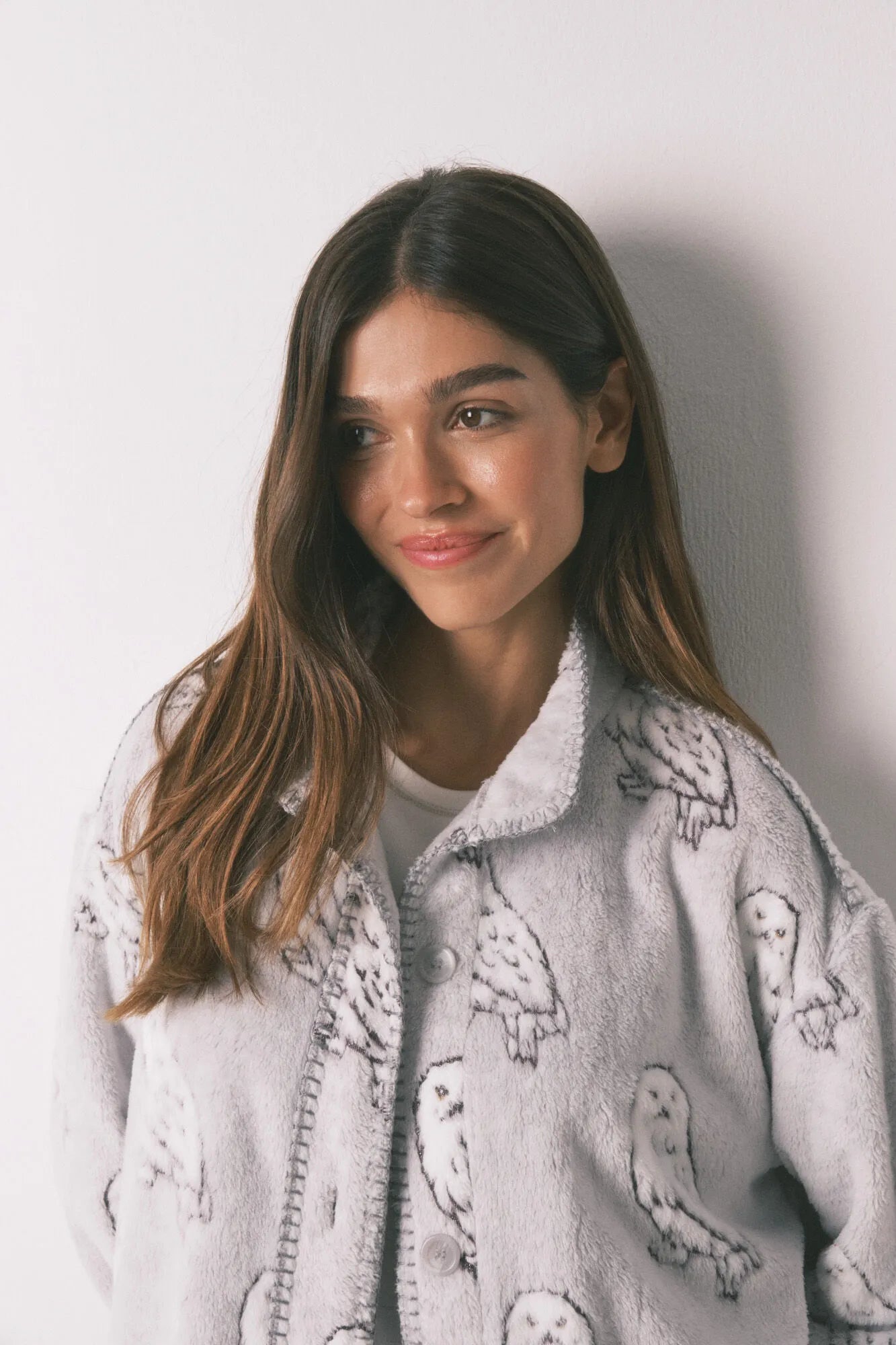 Women Secret_Dark Grey_Short Robe in Grey Furry Fleece Fabric "Hedwig"_4412216_44_06