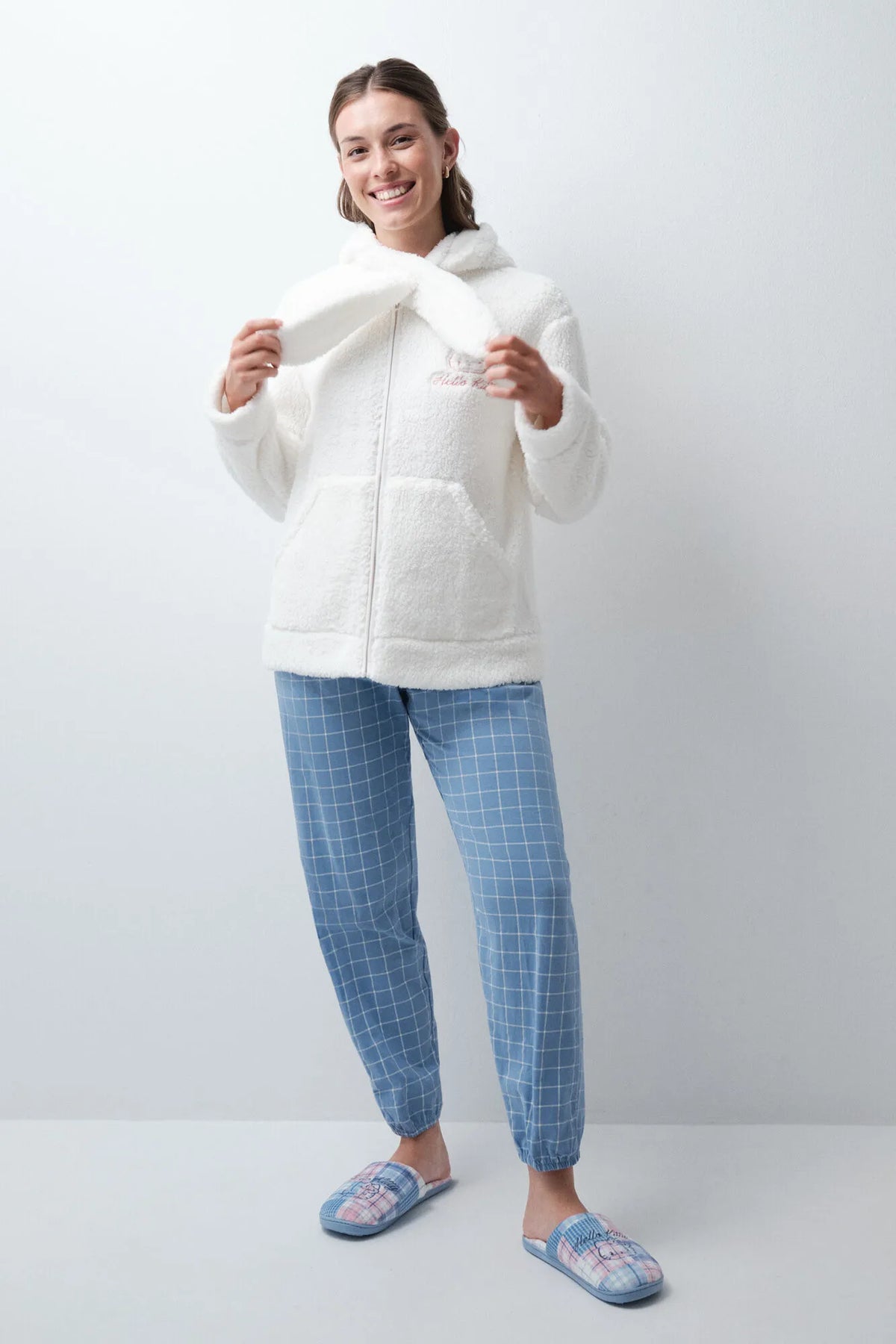 Women Secret Ivory Women Hello Kitty Faux Shearling Short Robe SKU: 4414343_96 Image 02