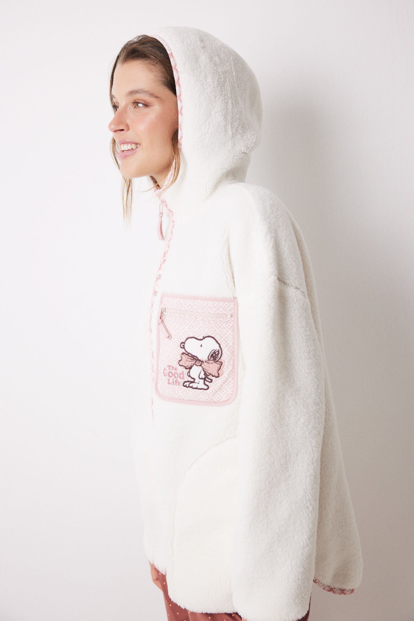 Snoopy White Sheep Short Coat_05