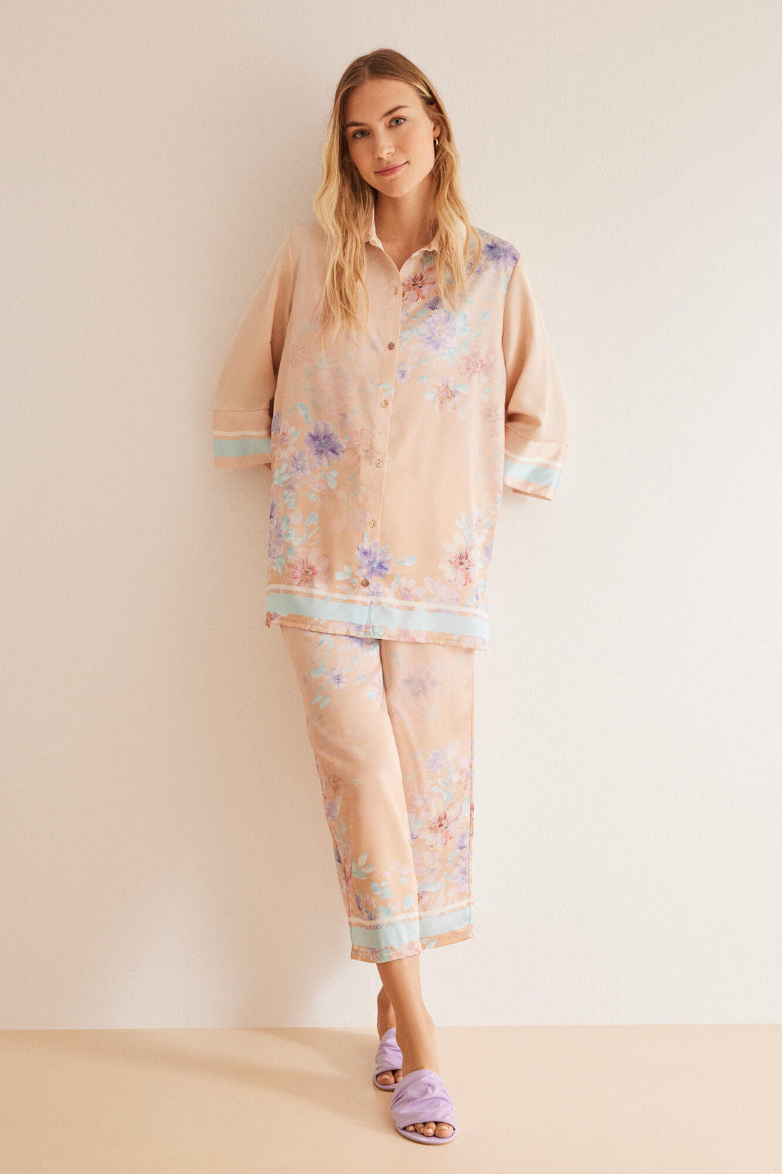 Pyjamas With All-Over Print_4467951_57_02