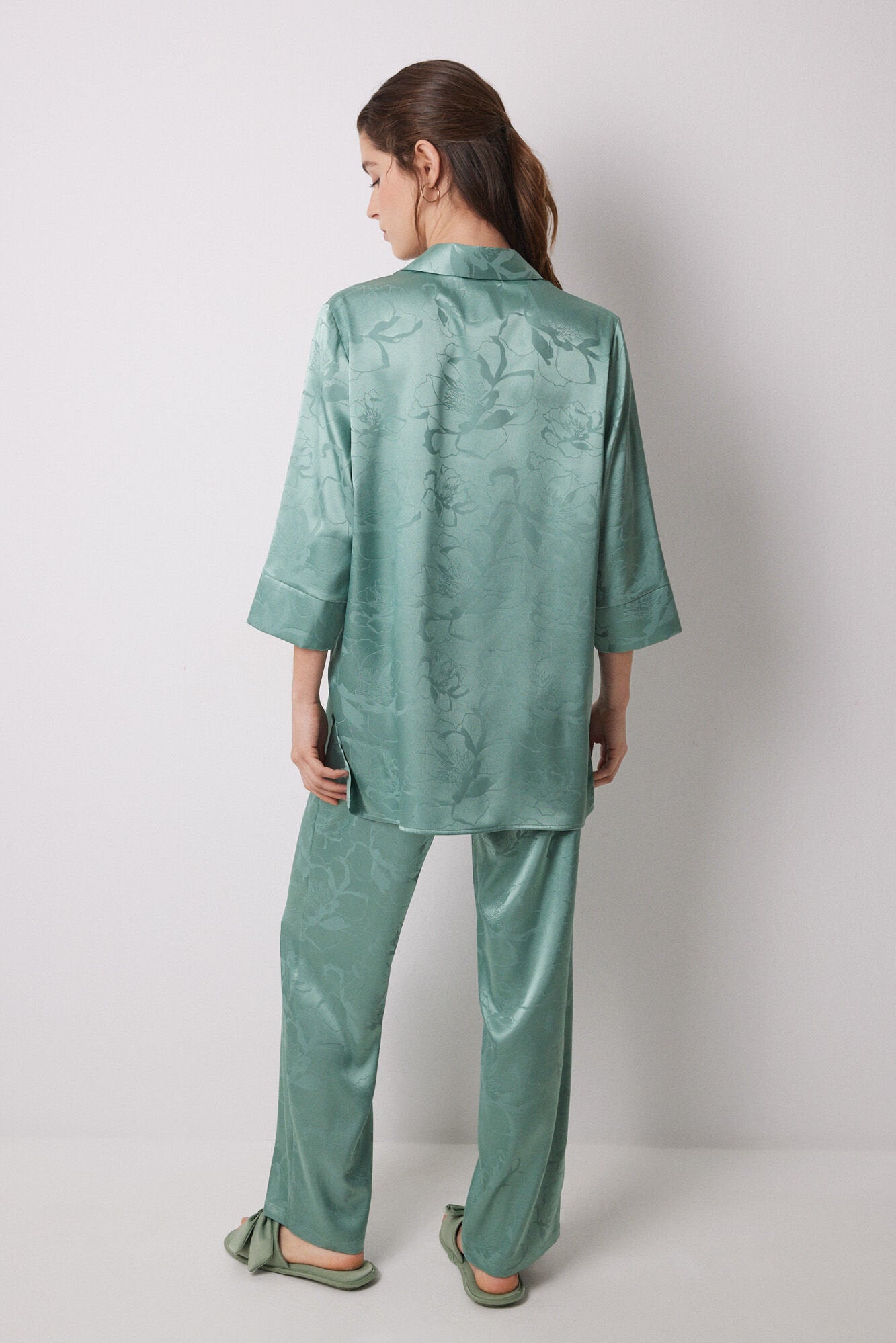 Women Secret_Long Green Jacquard Satin Pajama Shirt_4469713_21_04