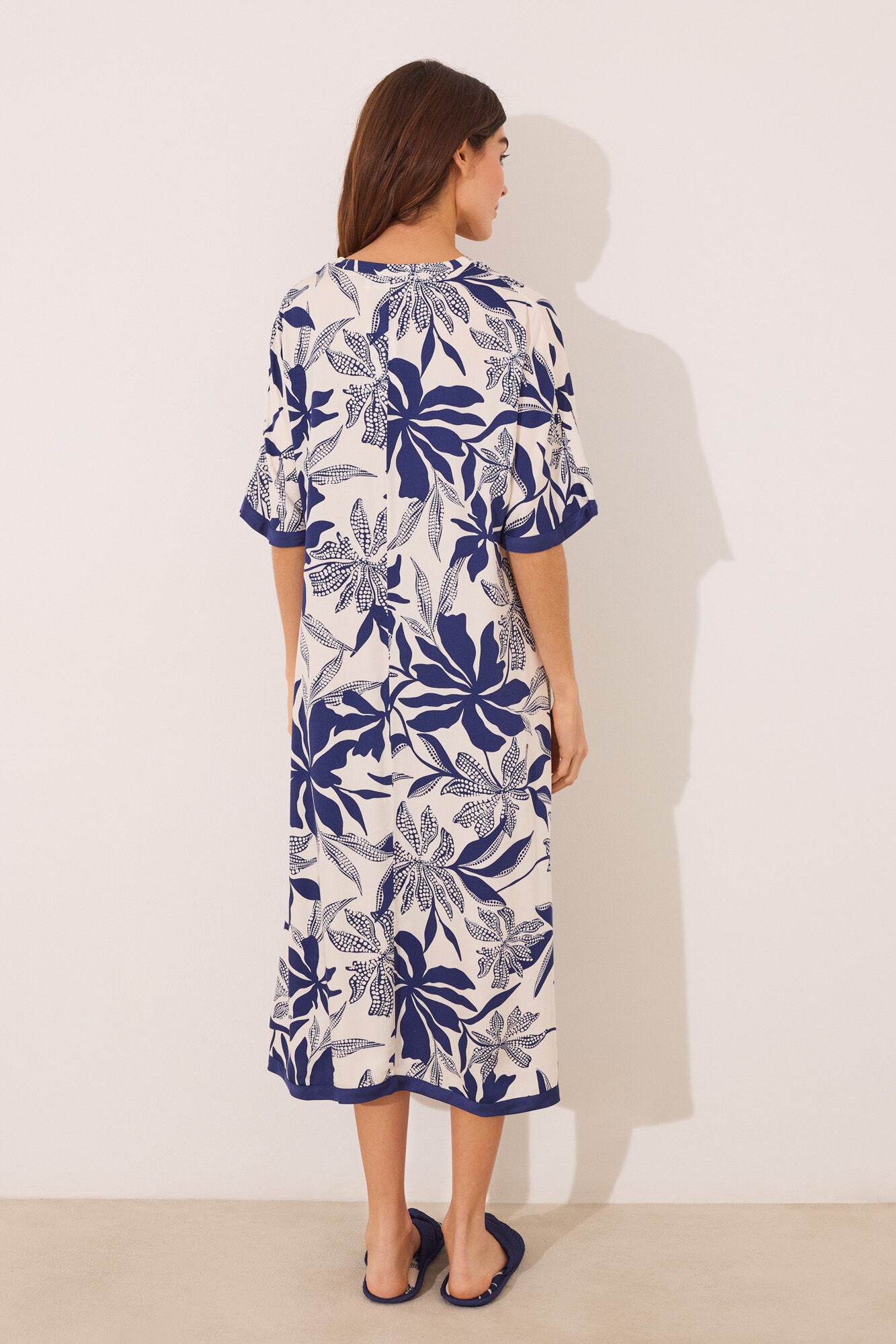 Women Secret_Long Satin Dress with Floral Print_4479831_10_04