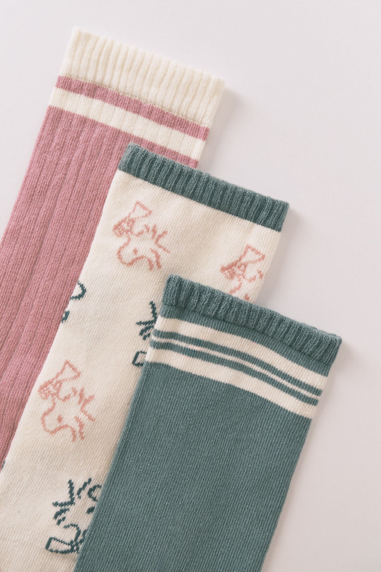 Women Secret_Multi-Color_Pack of 3 Long Snoopy Socks_4482706_98_02