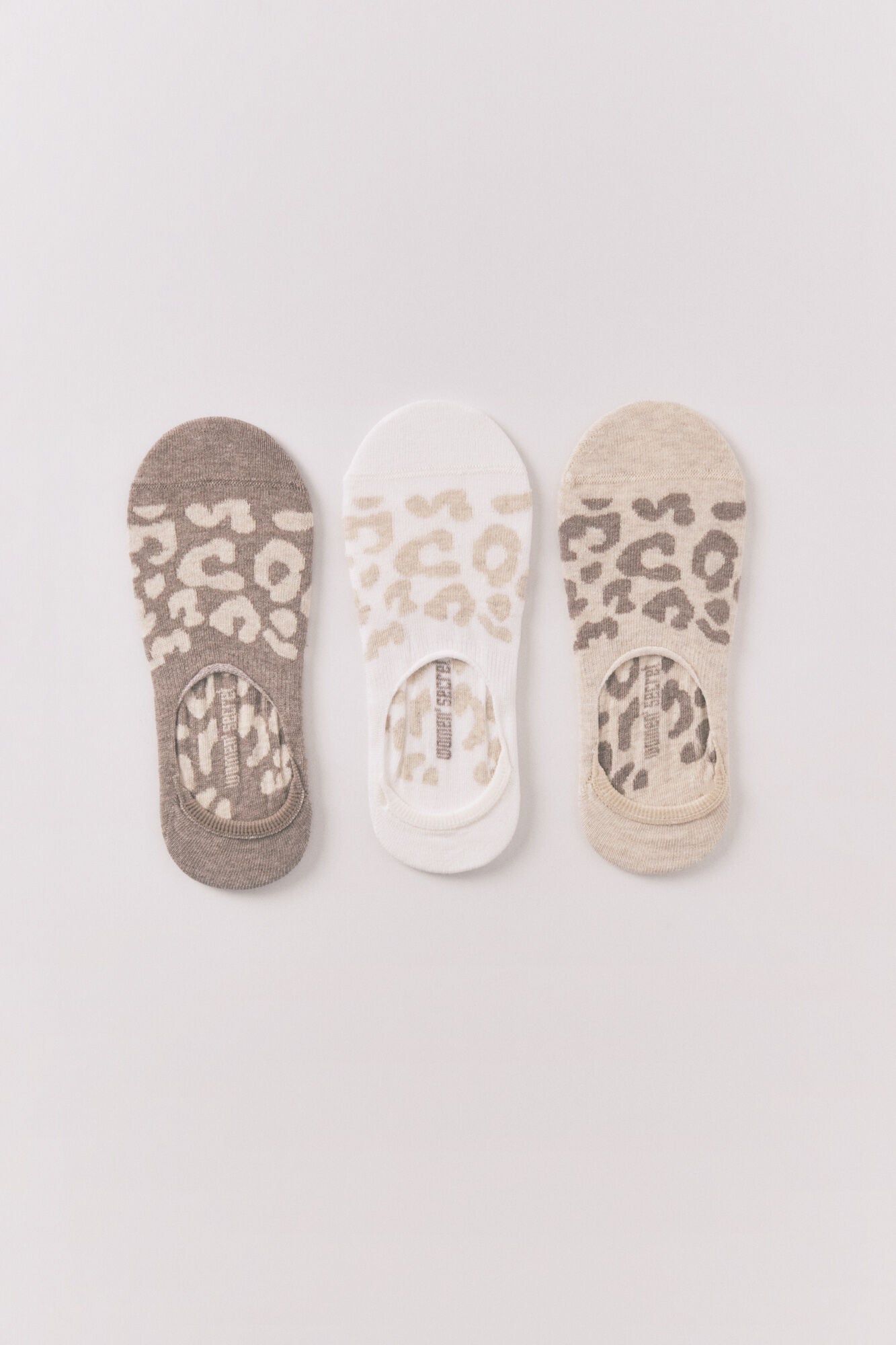 Women Secret_Multicoloured_Pack of 3 Leopard Slip-On Socks_4482726_98_02