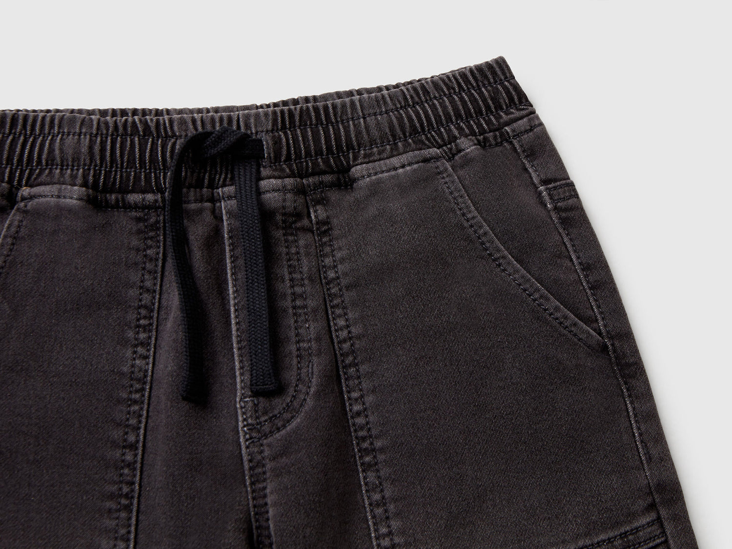 Benetton_Black_Denim Joggers_44LGCF04J_700_03