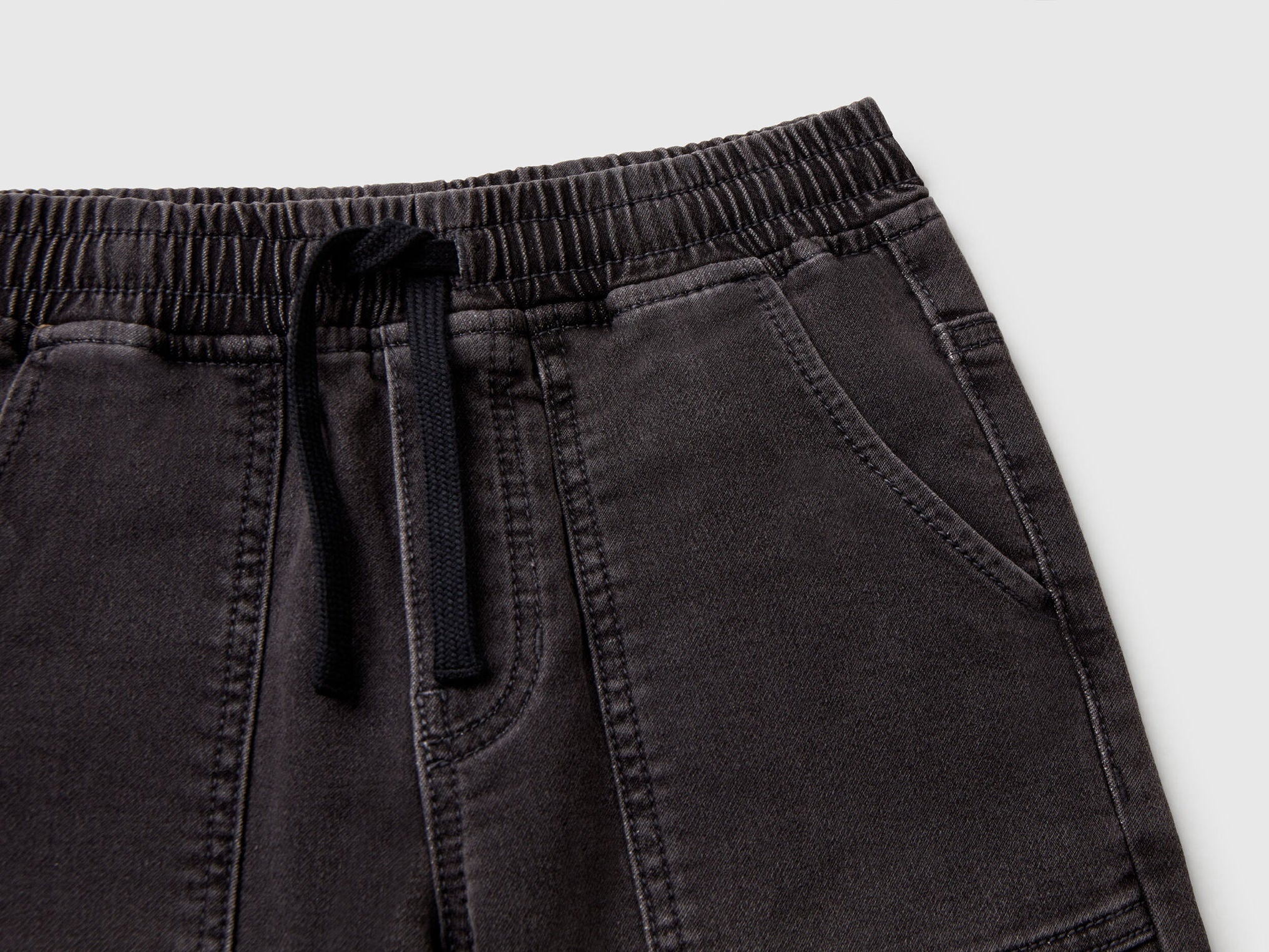 Benetton_Black_Denim Joggers_44LGCF04J_700_03