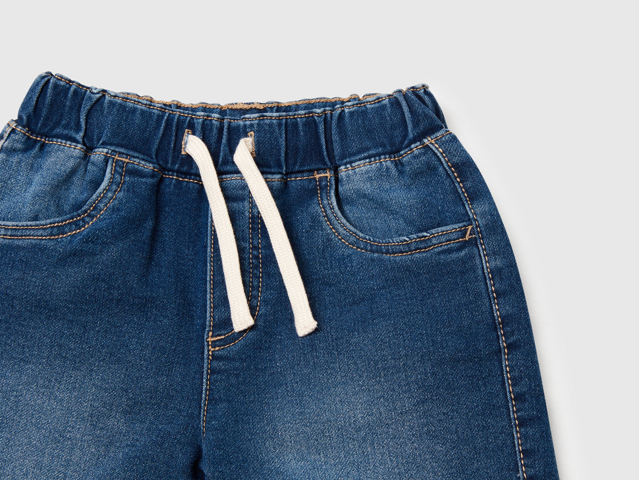 Benetton_Bermuda_44LGG9032_901_03