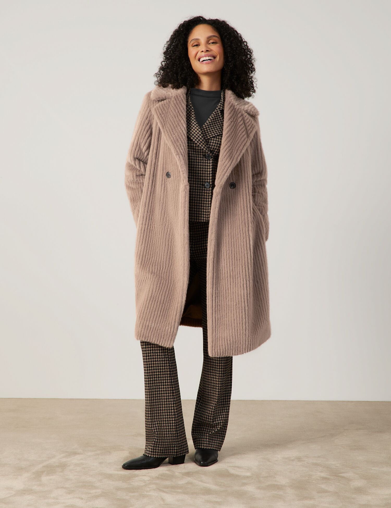 Cosy Coat With A Waist Belt_01