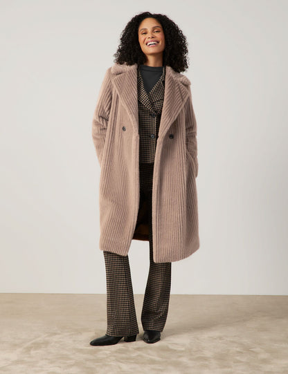 Cosy Coat With A Waist Belt_01