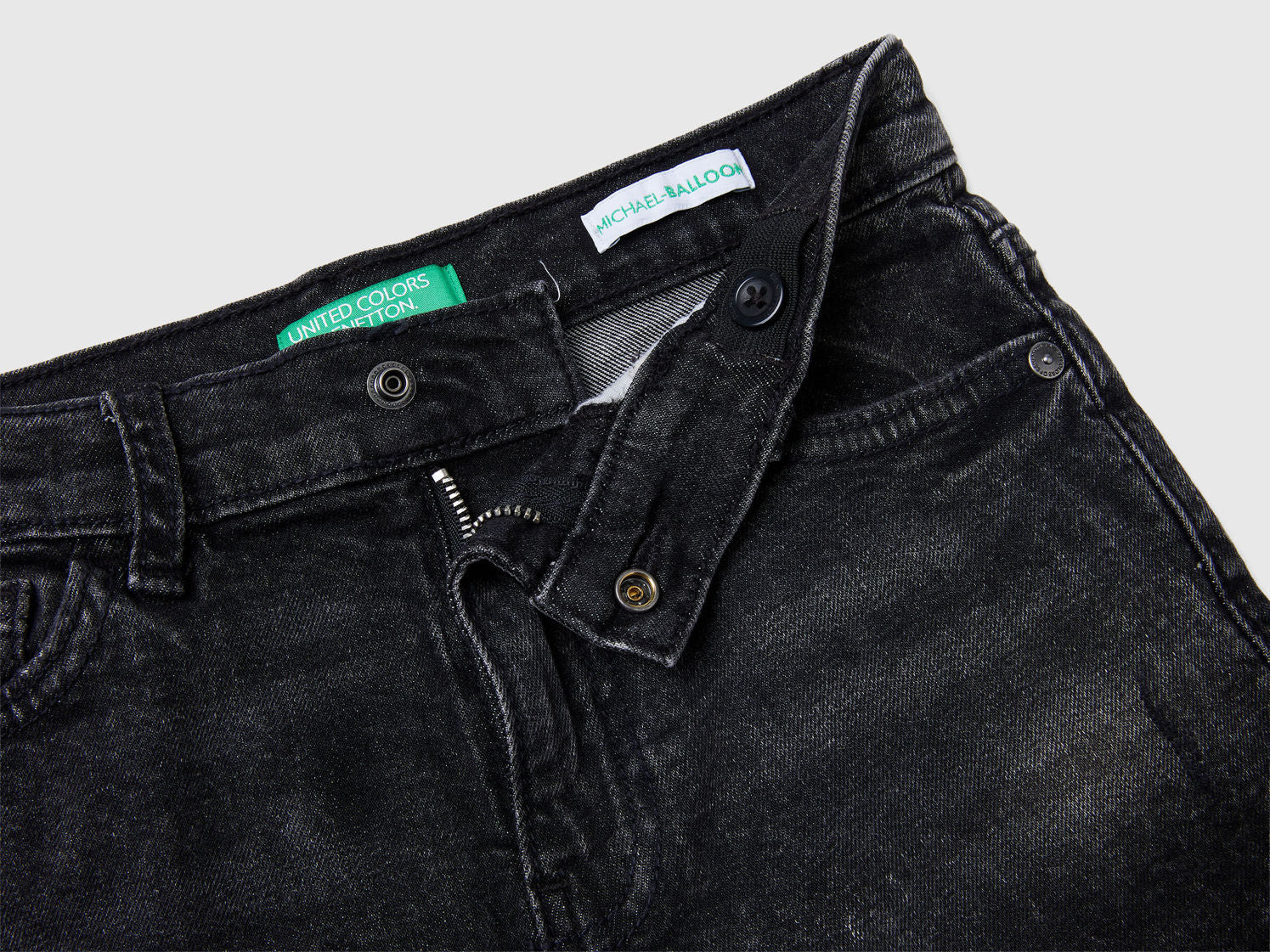 Benetton_Black_Balloon Fit Jeans_45ONCE046_800_03