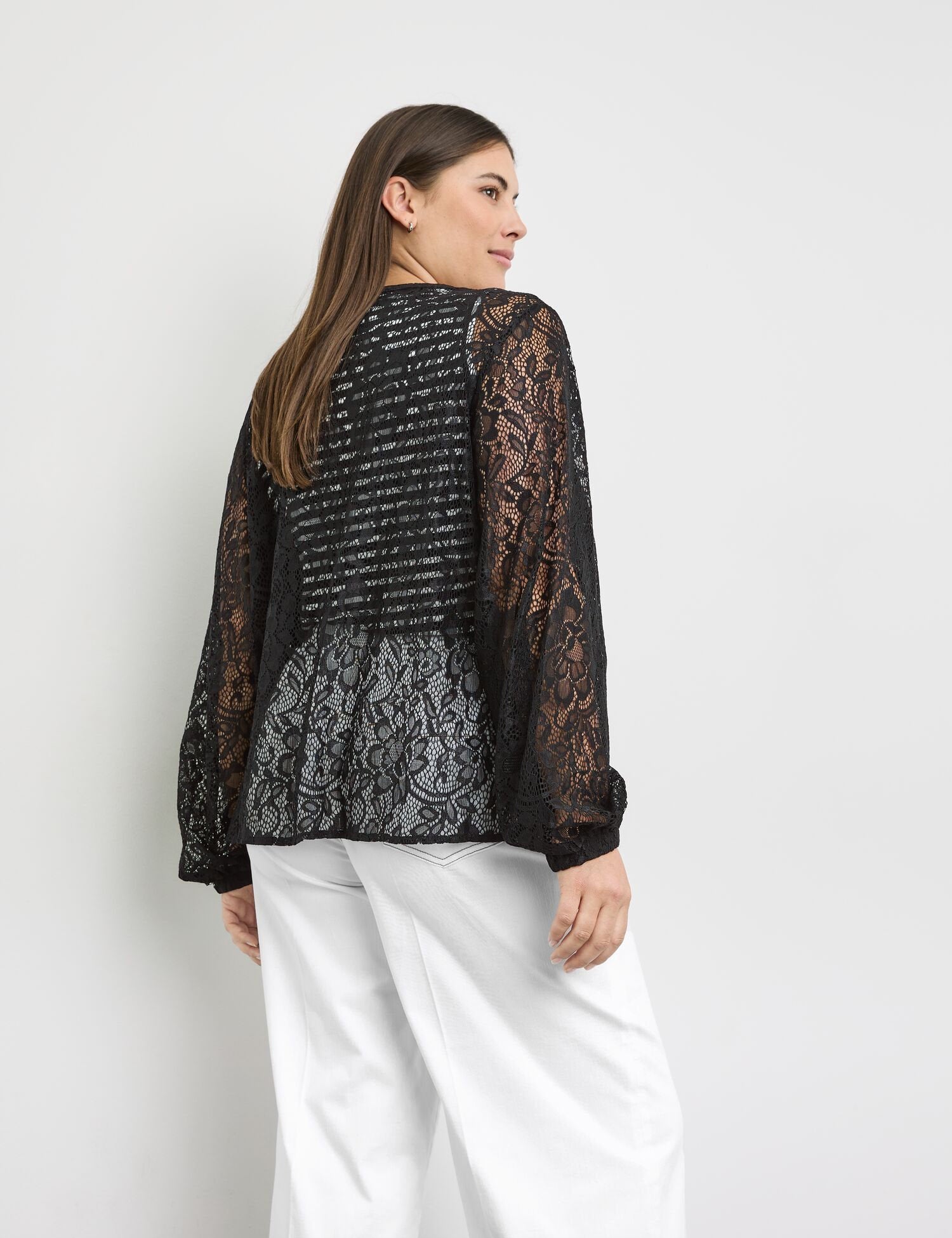 Lace Blouse With Balloon Sleeves_460023-21056_1100_06