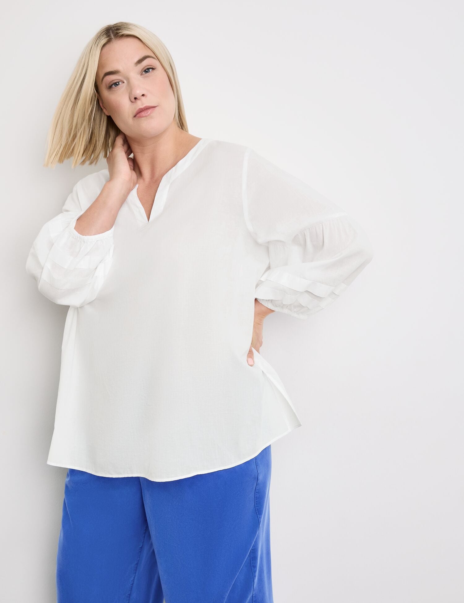 Lightweight Cotton Blouse With Balloon Sleeves_460031-21059_9600_01