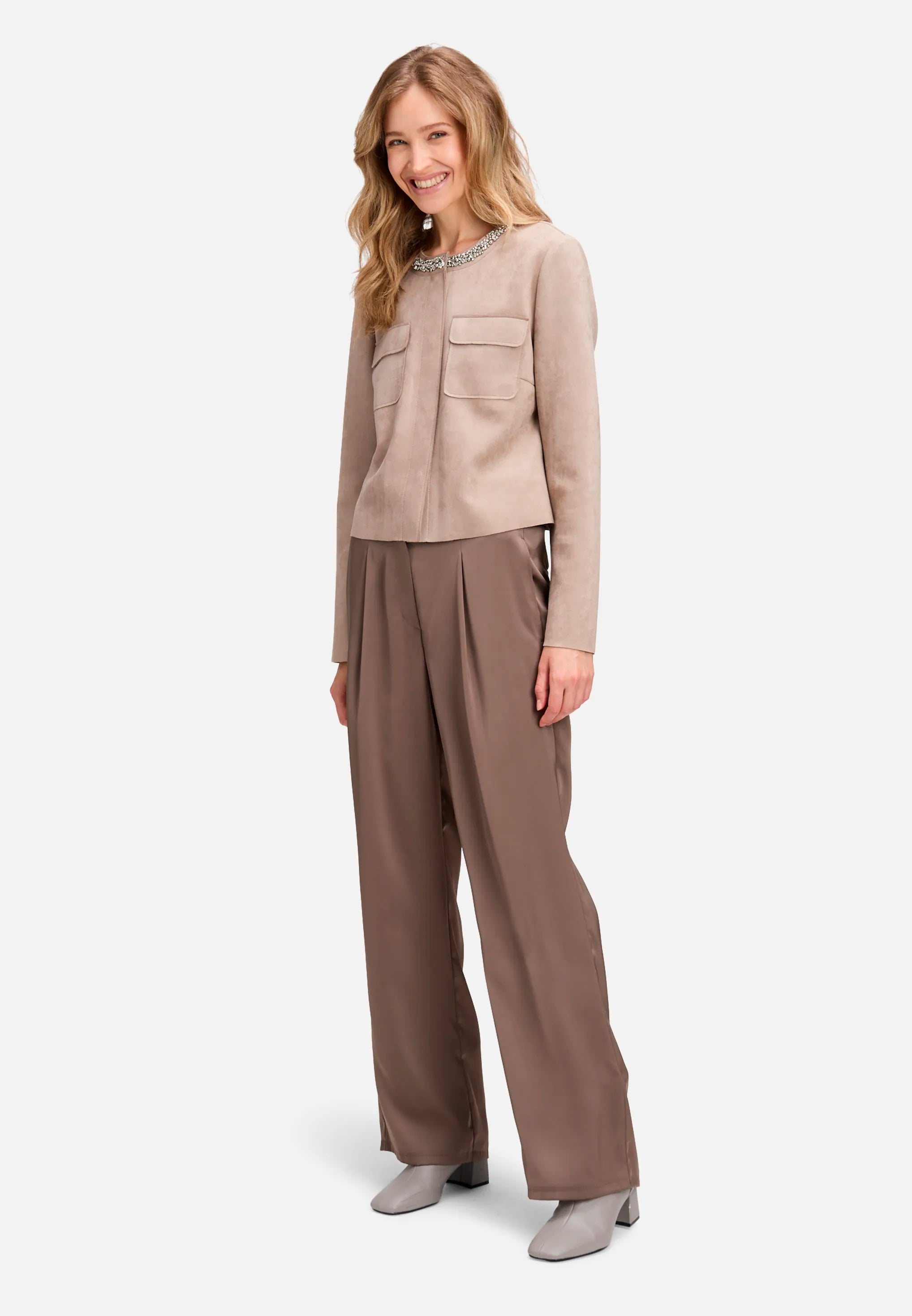 Betty Barclay_Beige_Blazer Jacket with Patch Pockets_4619-1178_7304_04