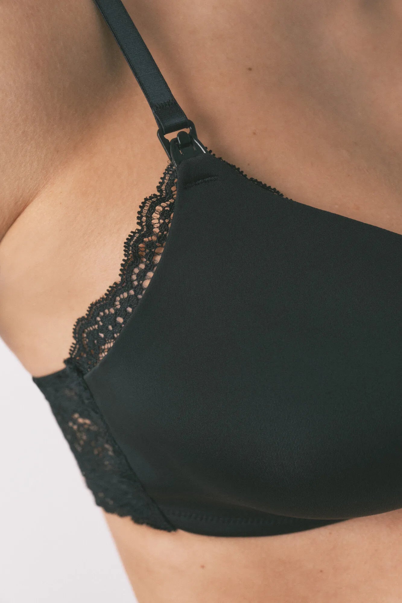 Women Secret_Black_Black "Maternity" Triangle Padded Bra CHARMING_4653920_01_04