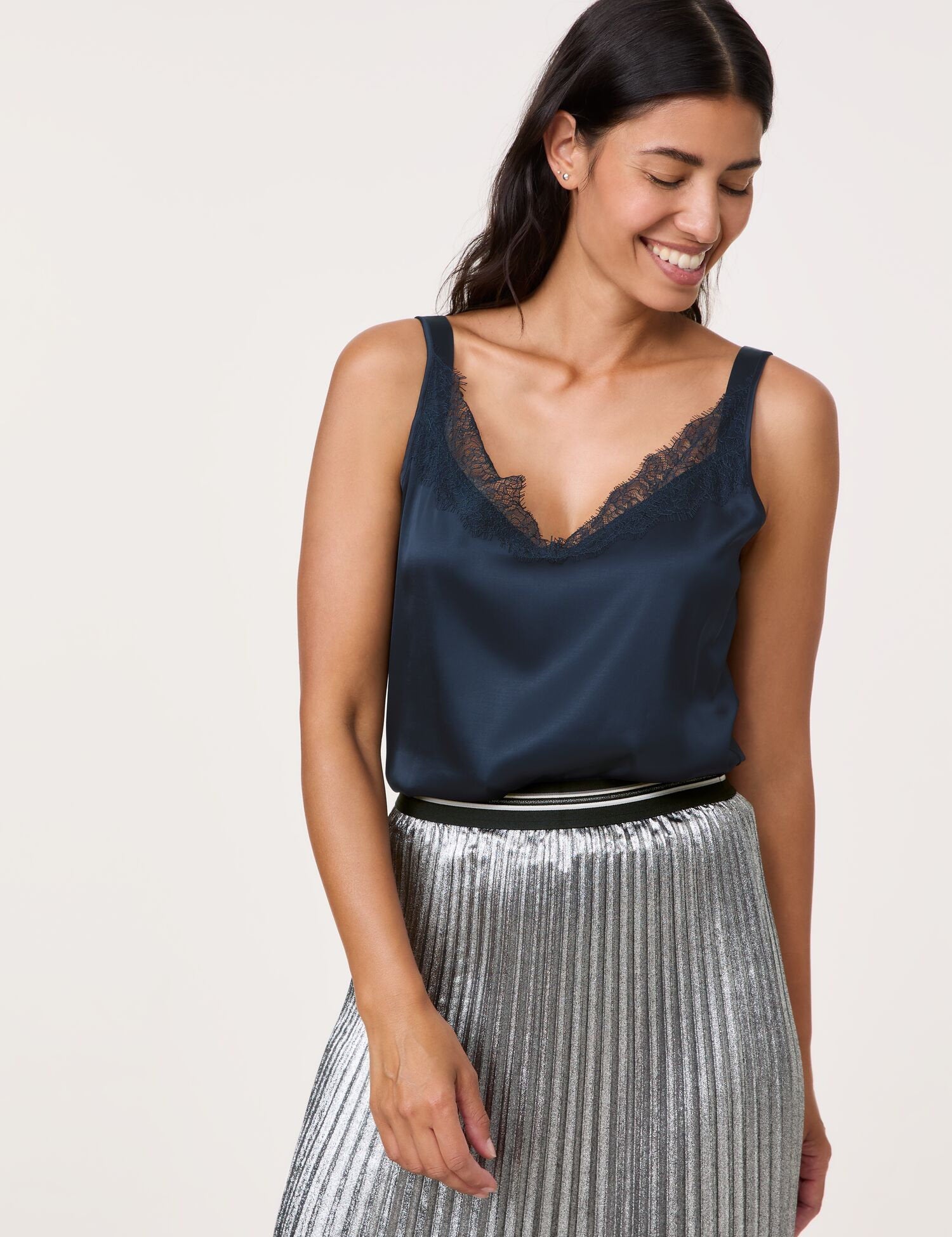 Top with Fabric Panelling and A Lace Trim_470278-35033_80890_01