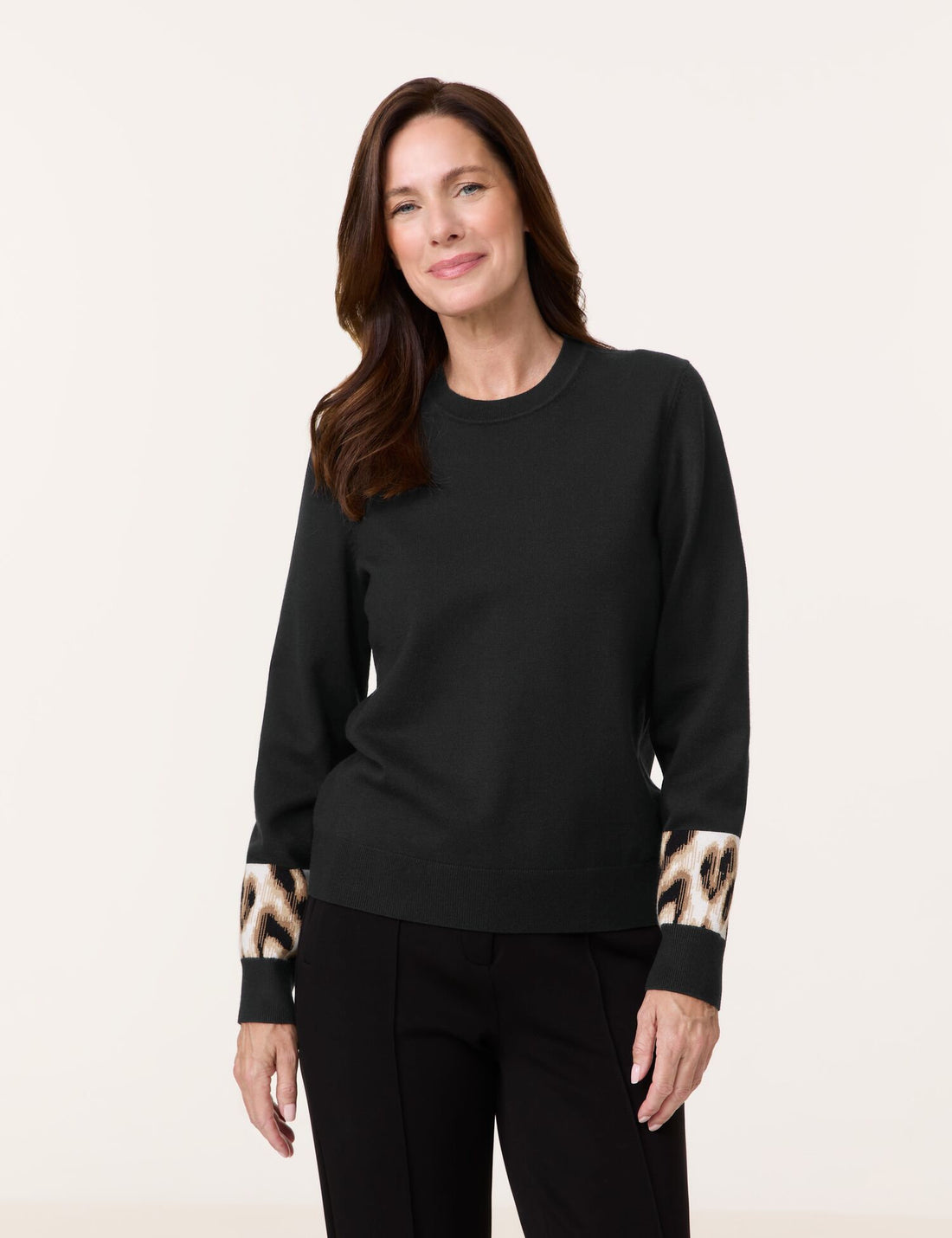 Pullover With Sleeve Detailing_471011-35711_11000_01