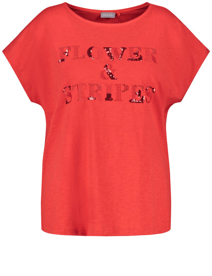 T-Shirt With Decorative Lettering_471028-26123_6382_06