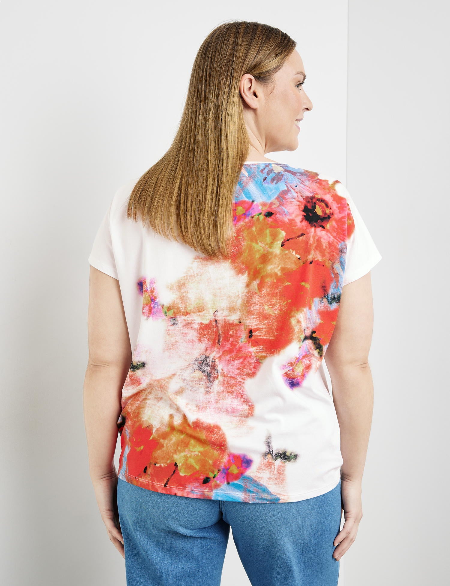 Short Sleeve Top With A Floral Front Print_471048-26114_9602_06