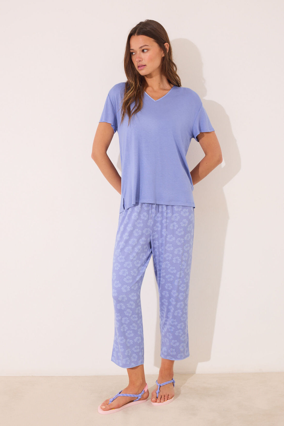 Women Secret_Blue Viscose Short Sleeve Capri Pyjamas_4752518_18_01