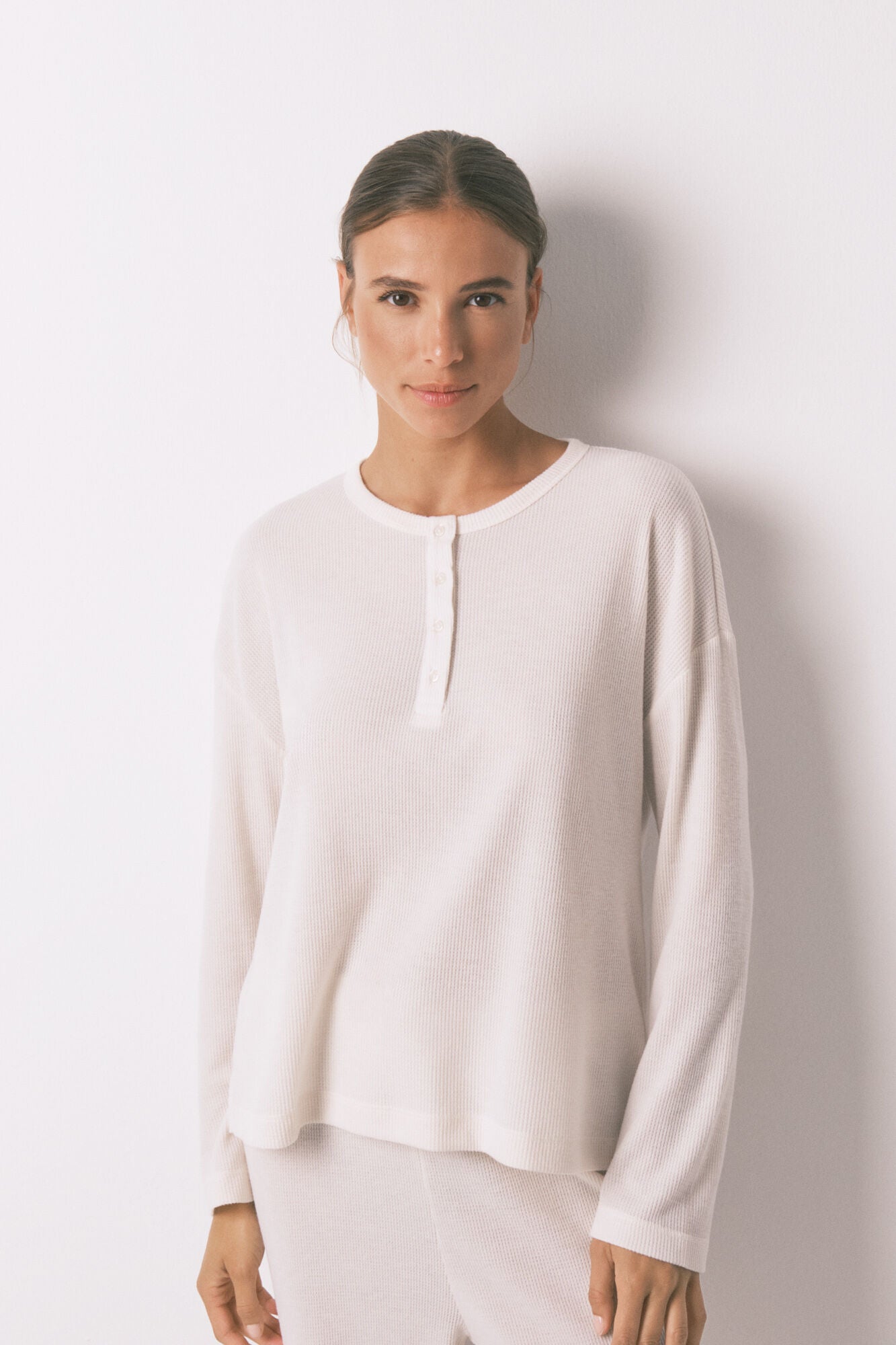 Women Secret_Ivory_Long Ivory Waffle Texture Pajamas_4752531_96_02