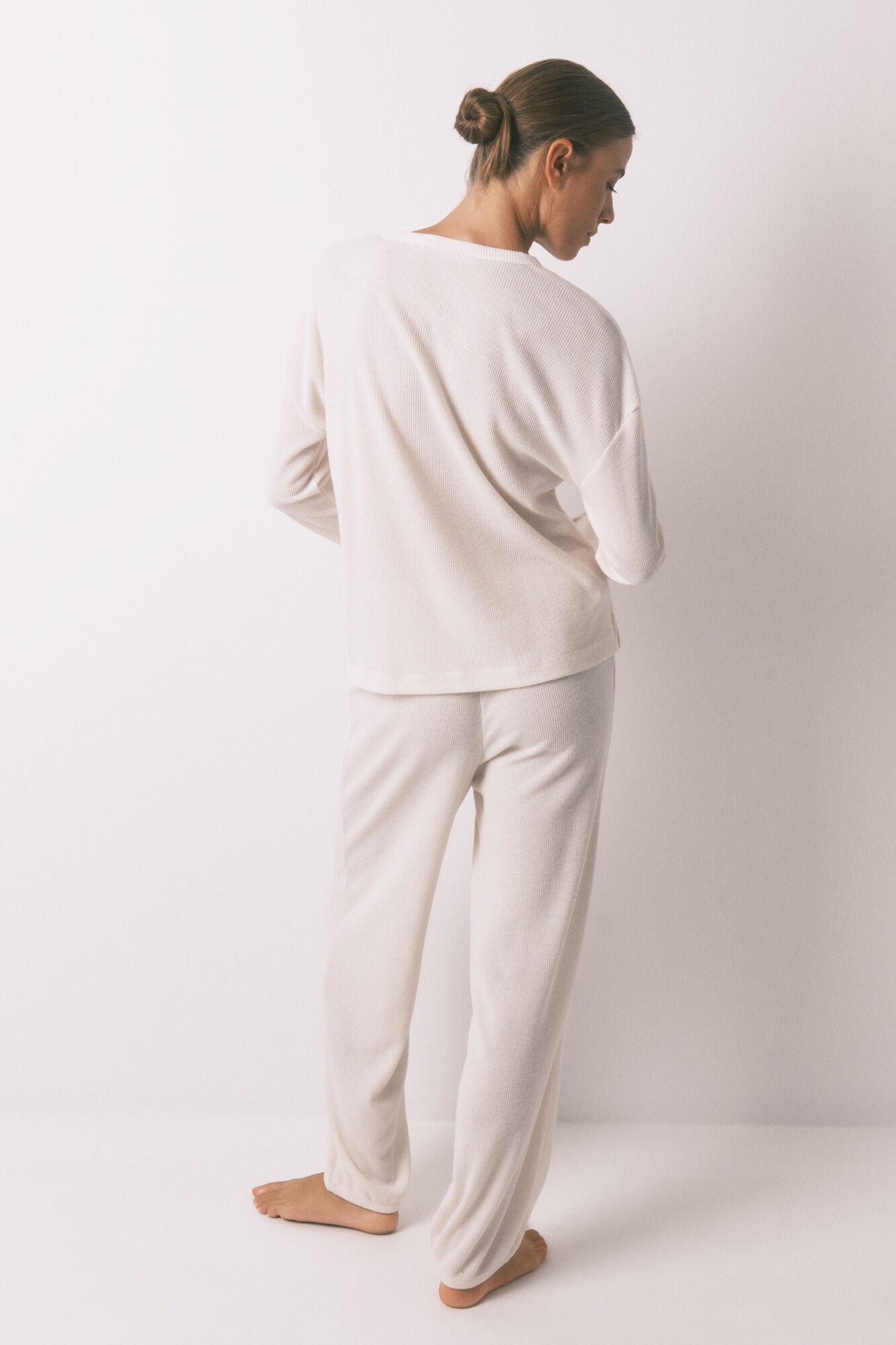Women Secret_Ivory_Long Ivory Waffle Texture Pajamas_4752531_96_05