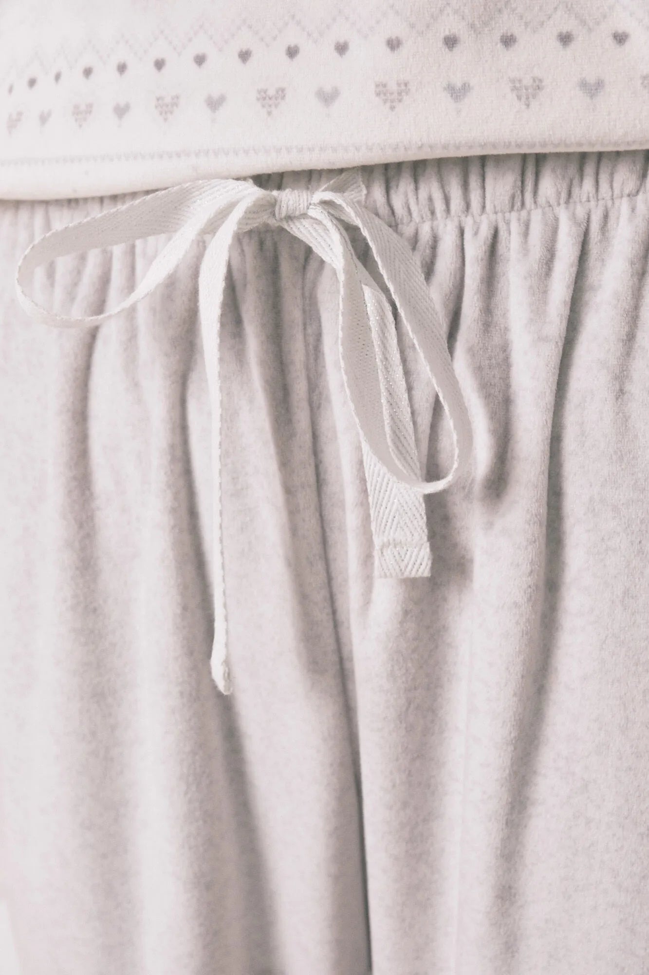 Women Secret_White Print_Soft Grey Fleece Long Pyjamas with Border Print_4752548_97_04