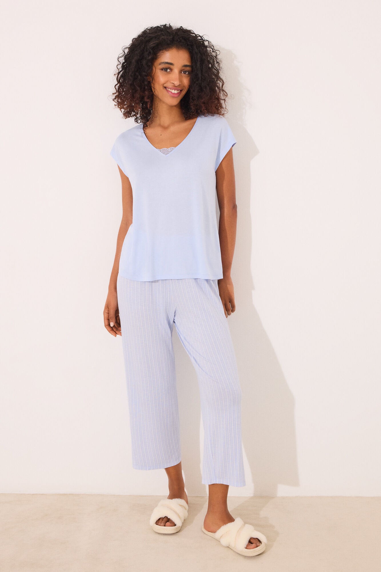 Women Secret_Capri Pyjamas with Blue Striped Viscose_4759924_28_02