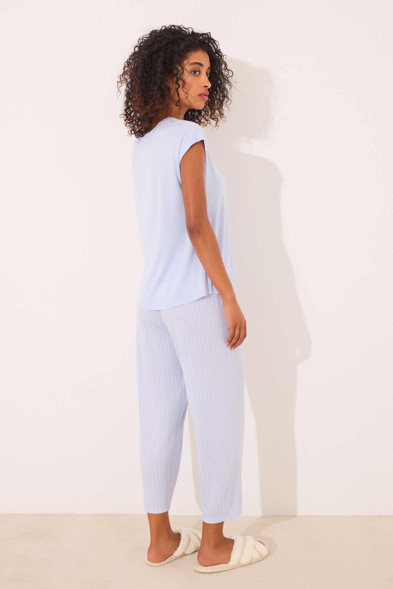 Women Secret_Capri Pyjamas with Blue Striped Viscose_4759924_28_05