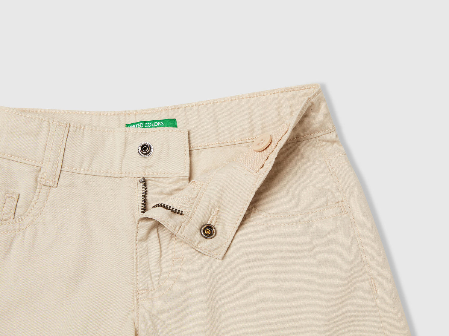 Benetton_Five Pocket Bermudas_47RGG901Y_152_03