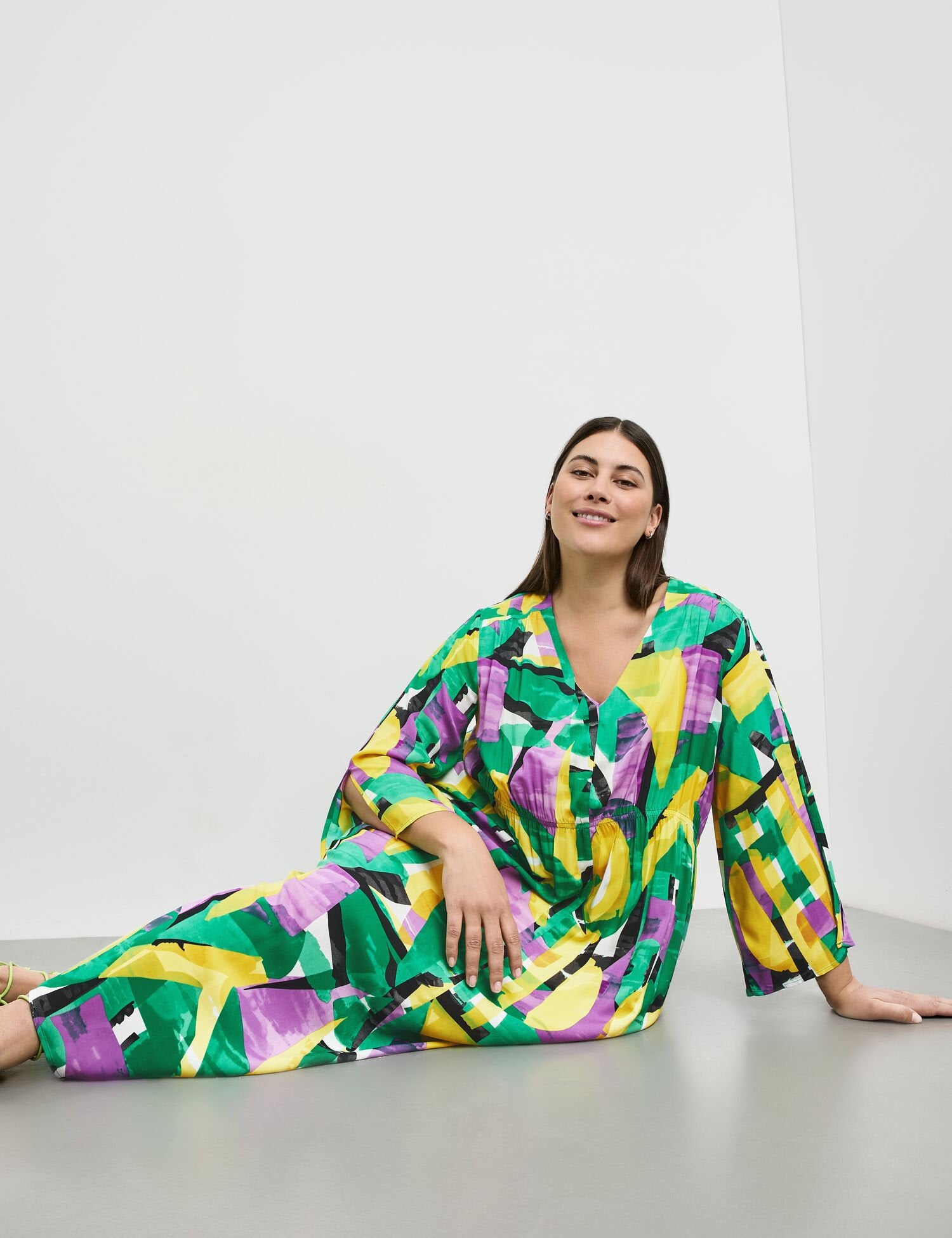 Boho Dress With A Colourful Print_480024-21064_5602_04