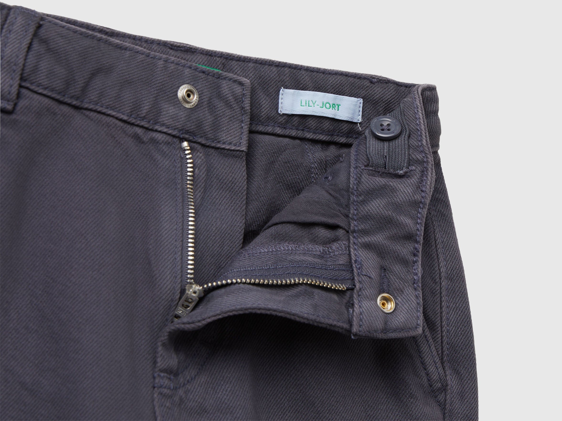 Benetton_Dark Mauve_Knee-Length Trousers in Cotton_481SCF04Z_6J8_03