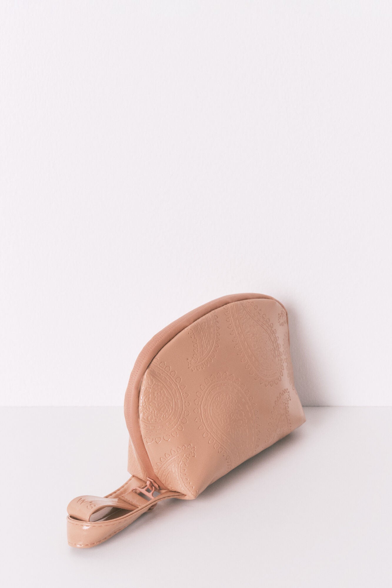 Women Secret_Pink_Small Pink Patent Leather Vanity Case Bag_4842000_72_03