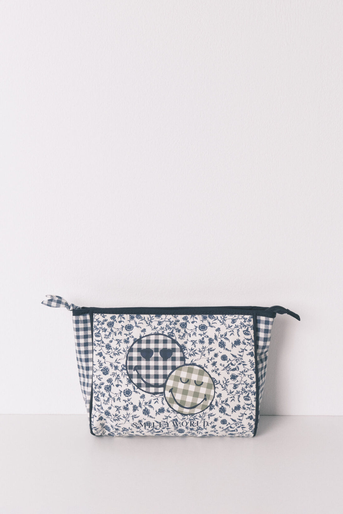 Women Secret_Blue Print_Medium Blue Smileyworld¨ Nylon Vanity Case_4842010_19_01