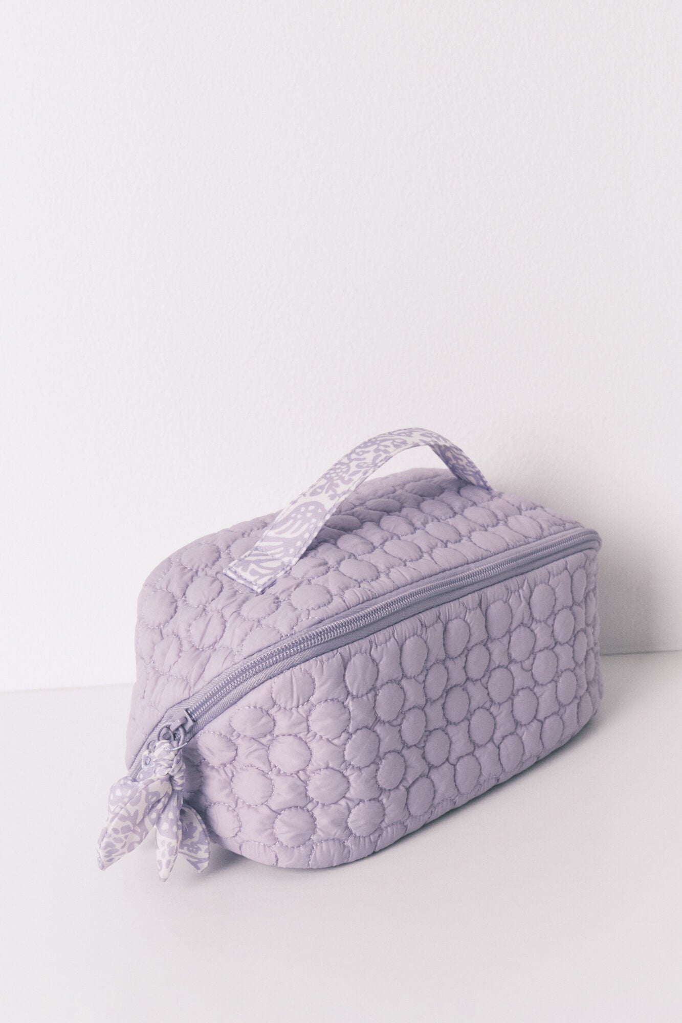 Women Secret_Purple-Lilac_Medium Puffer Lilac Vanity Case_4842015_76_01