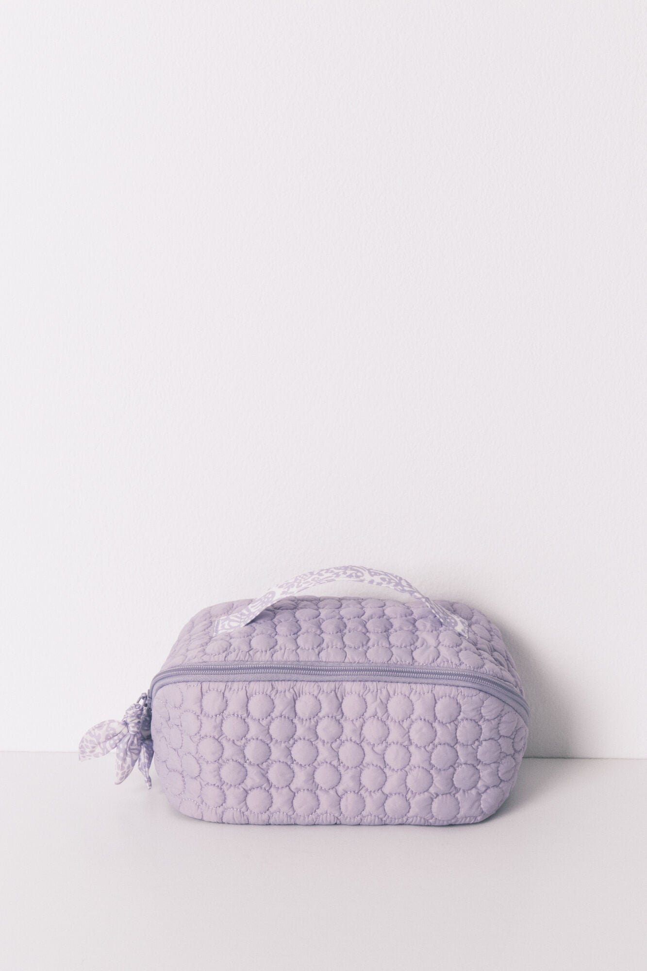 Women Secret_Purple-Lilac_Medium Puffer Lilac Vanity Case_4842015_76_03
