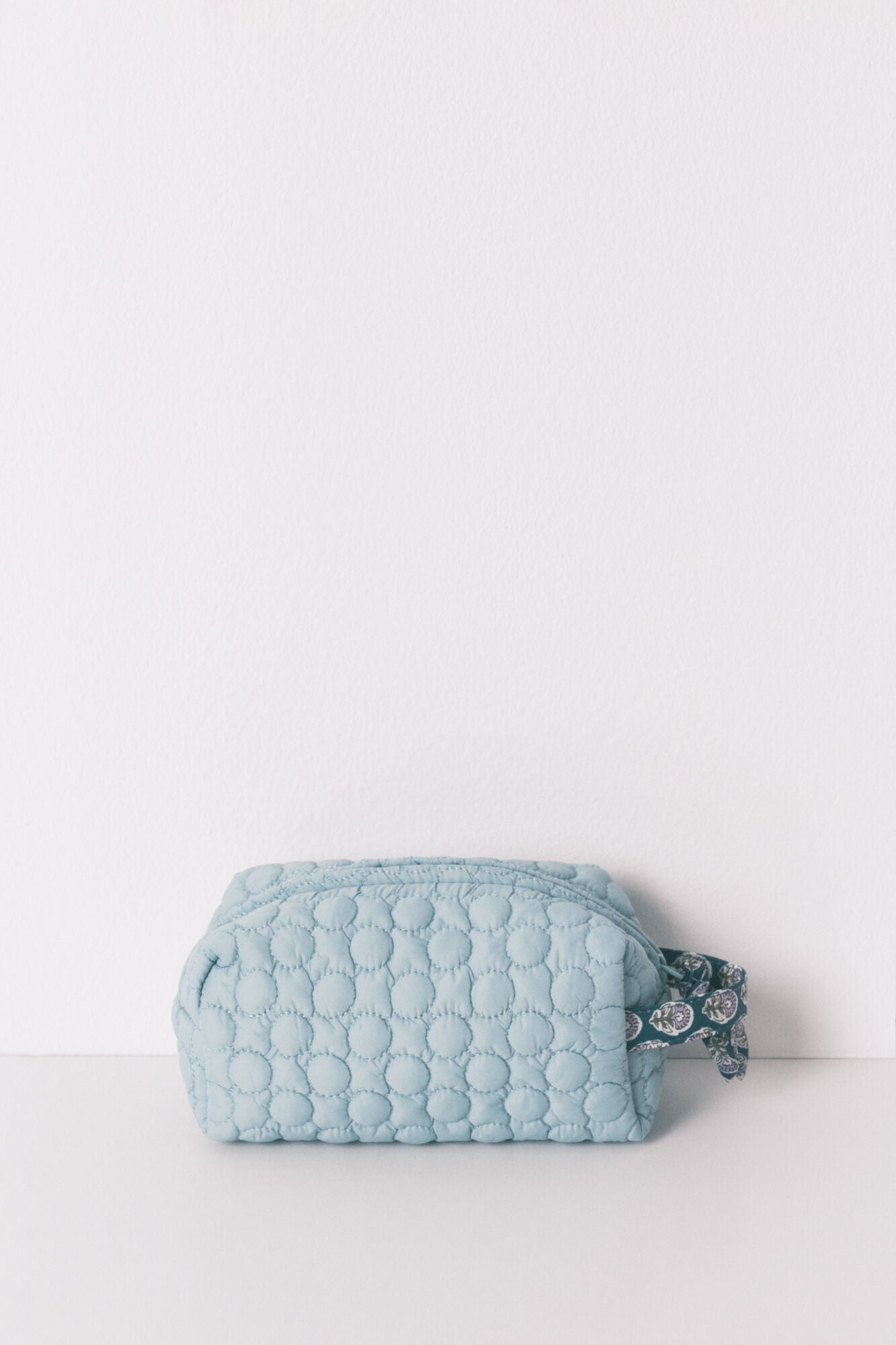 Women Secret_Green_Small Green Puffer Vanity Case_4842016_28_04