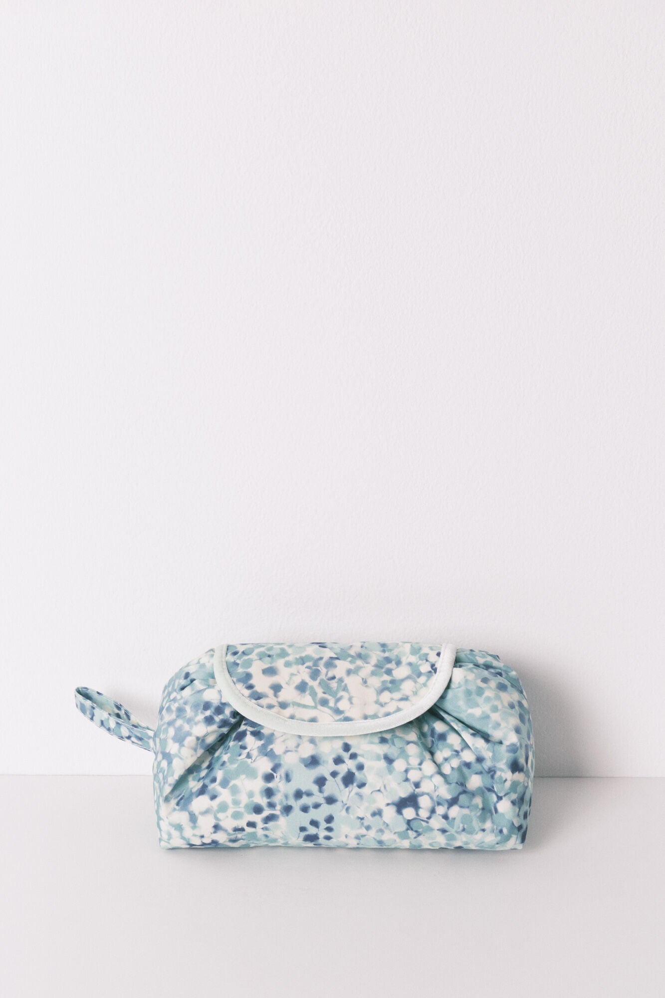 Women Secret_Multicoloured_Medium Multicoloured Floral Vanity Case_4842017_98_01